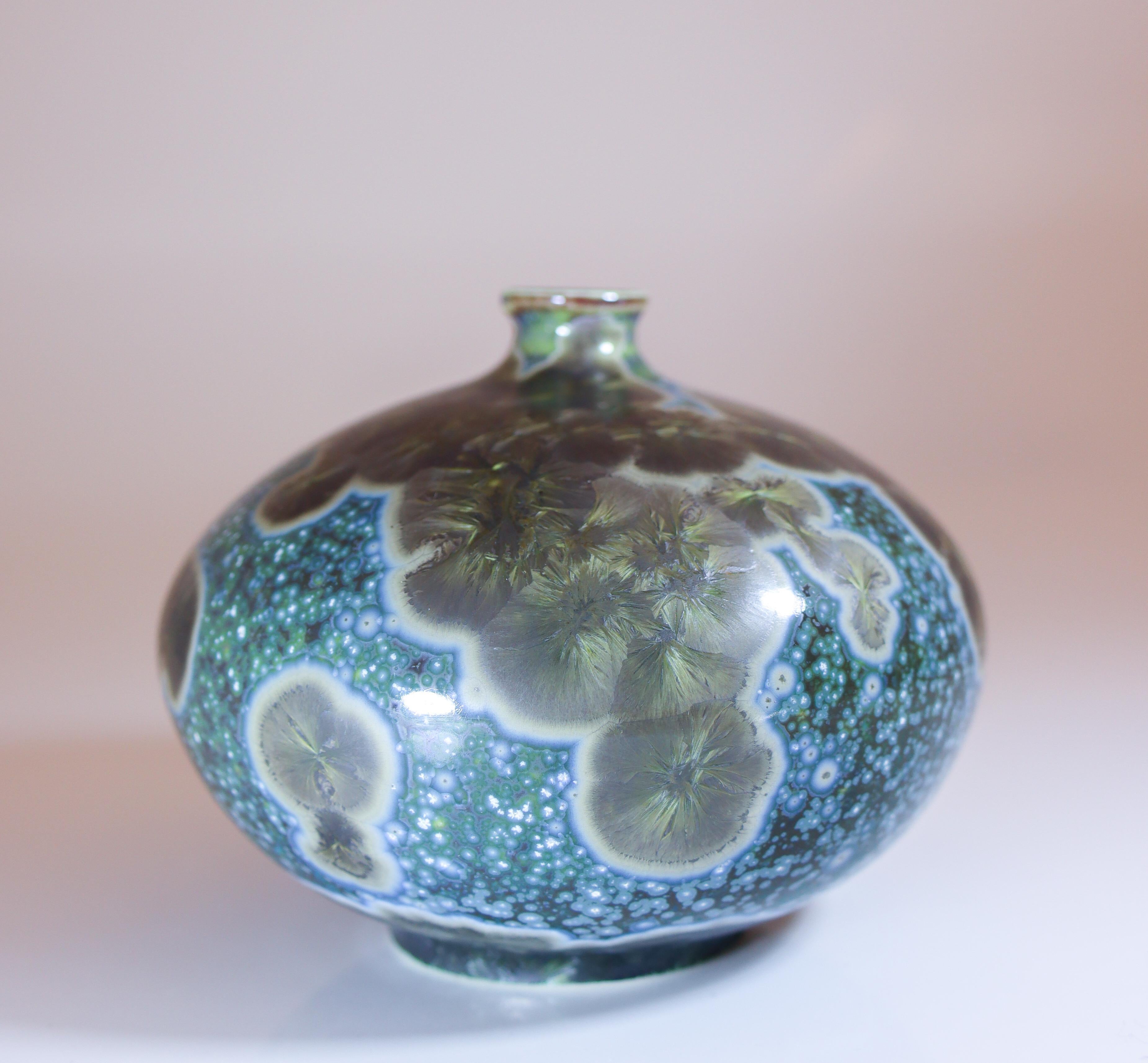 Isak Isaksson Ceramic Vase - Green Crystalline Glaze Contemporary Artist In Excellent Condition For Sale In Stockholm, SE