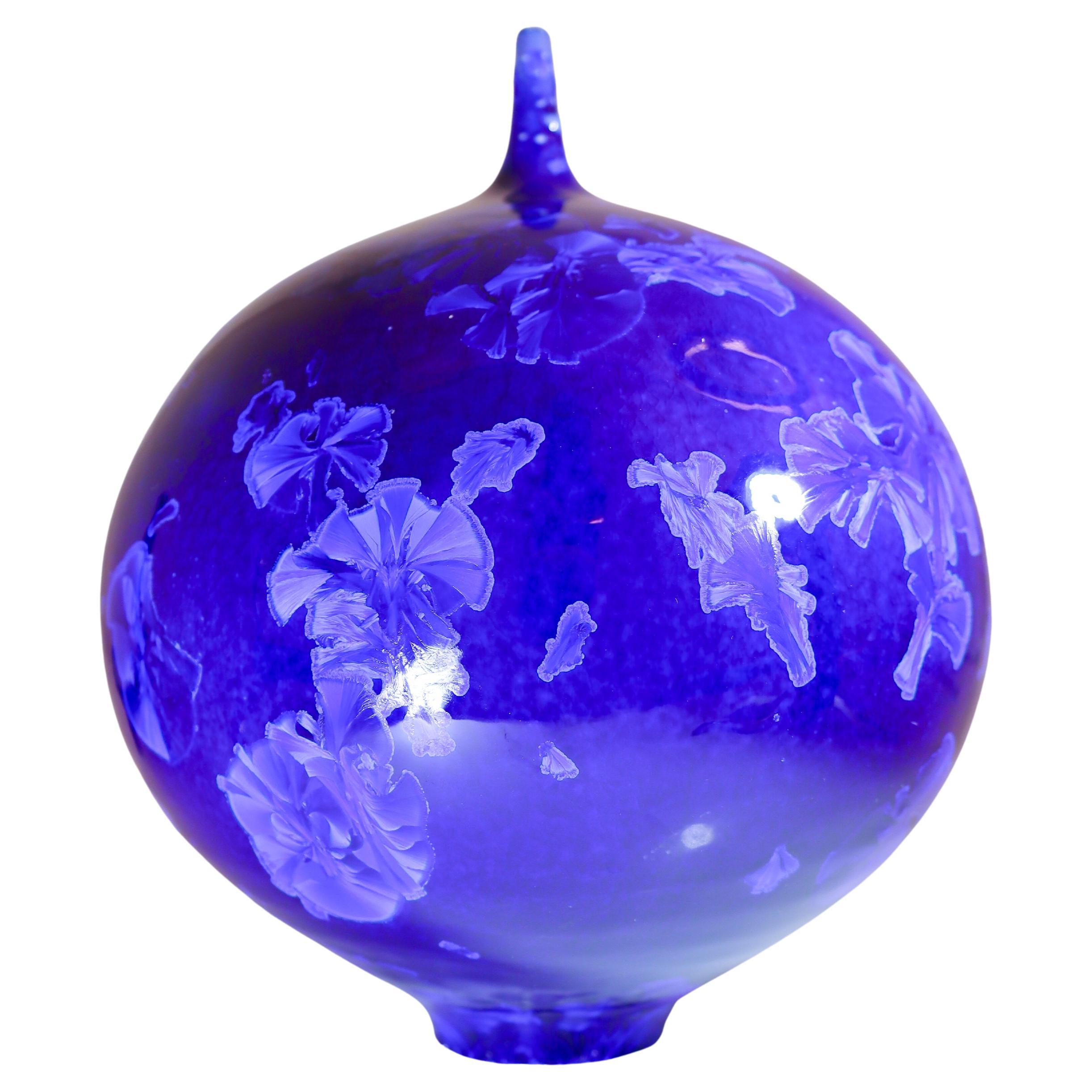 Artisak Isaksson Vase en céramique bleu profond Glace cristalline Artiste contemporain