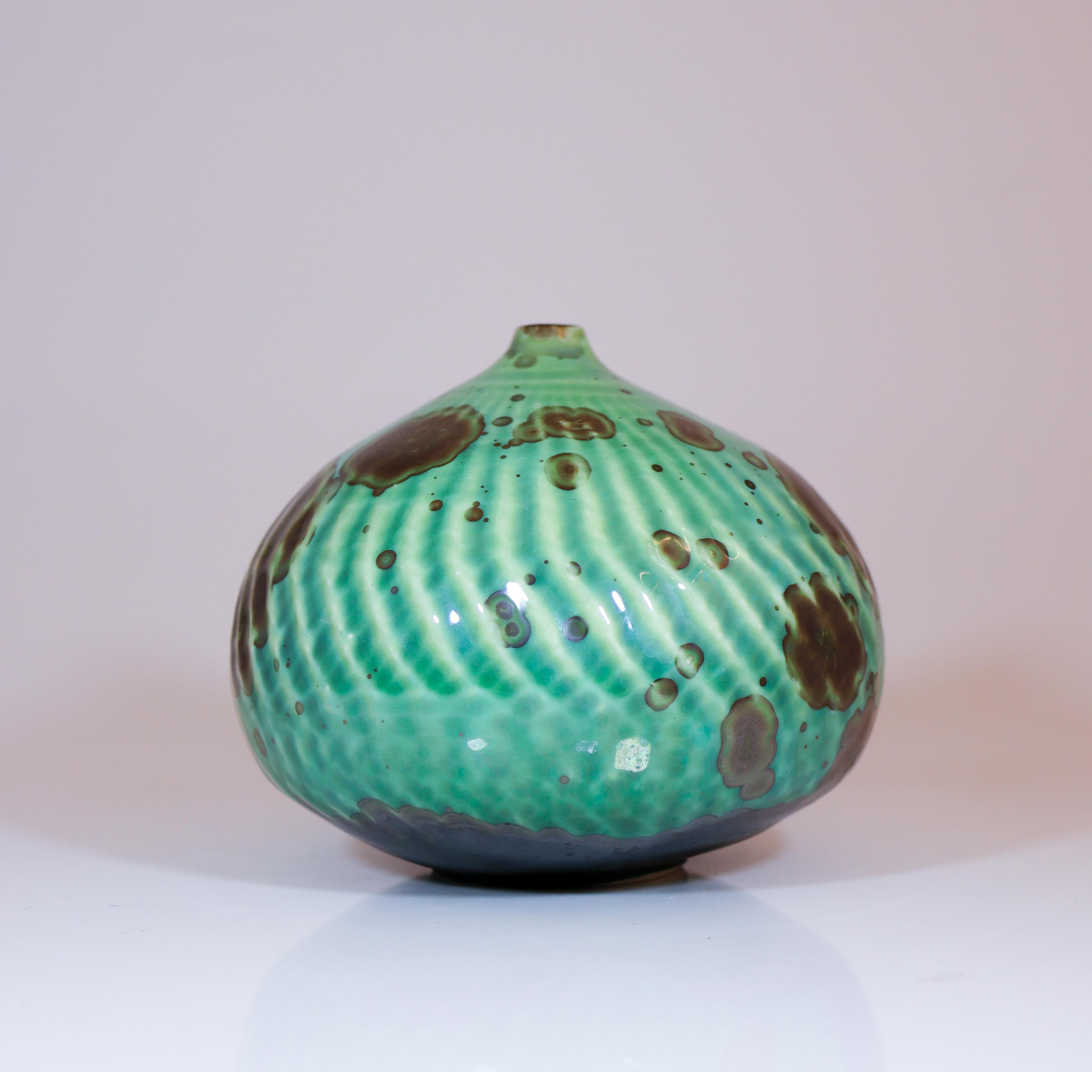 Isak Isaksson Green Ceramic Vase - Crystalline Glaze Contemporary Artist In Excellent Condition For Sale In Stockholm, SE