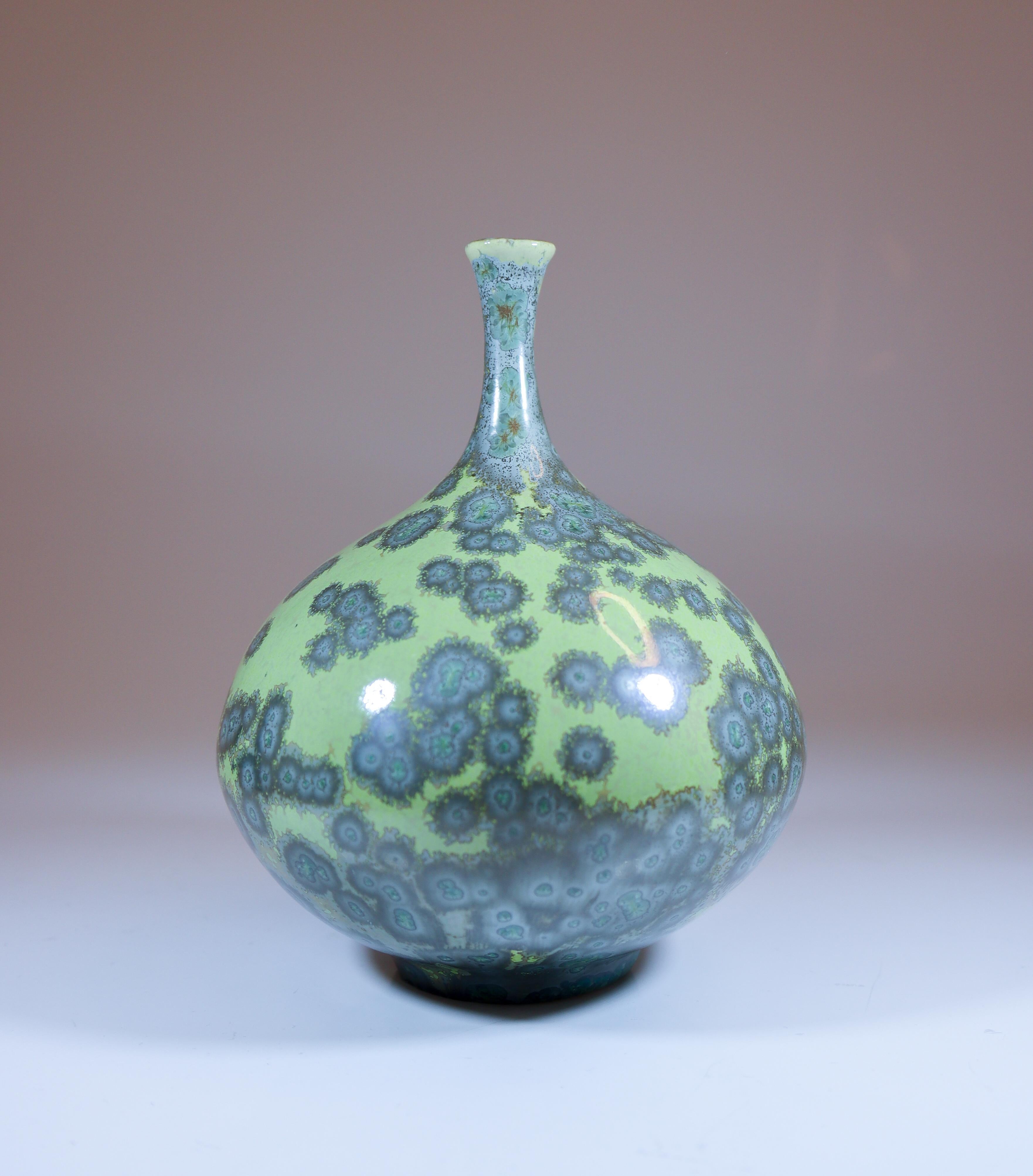 Isak Isaksson Vase en céramique verte Glace cristalline Artiste contemporain Excellent état - En vente à Stockholm, SE