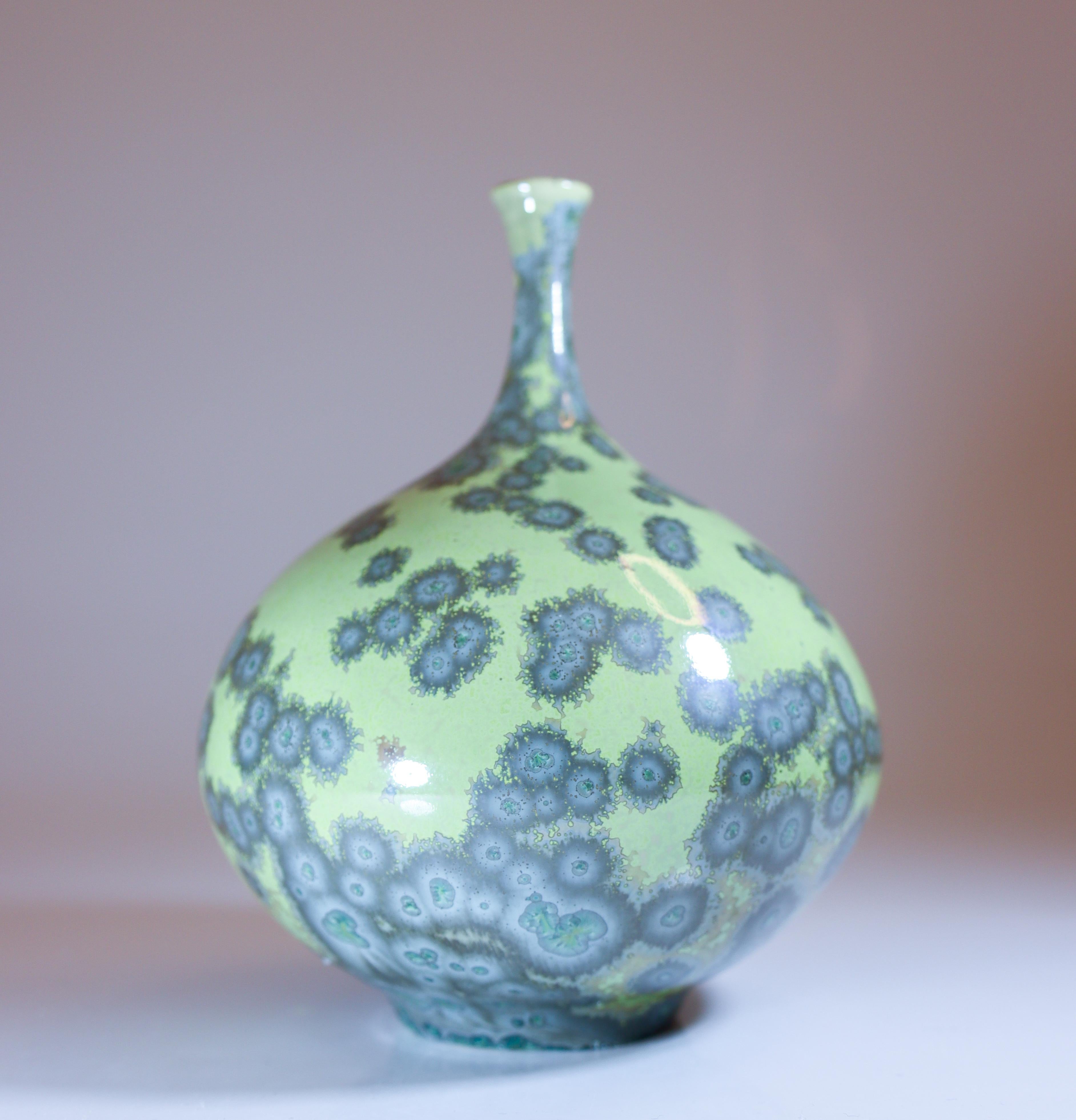 Céramique Isak Isaksson Vase en céramique verte Glace cristalline Artiste contemporain en vente