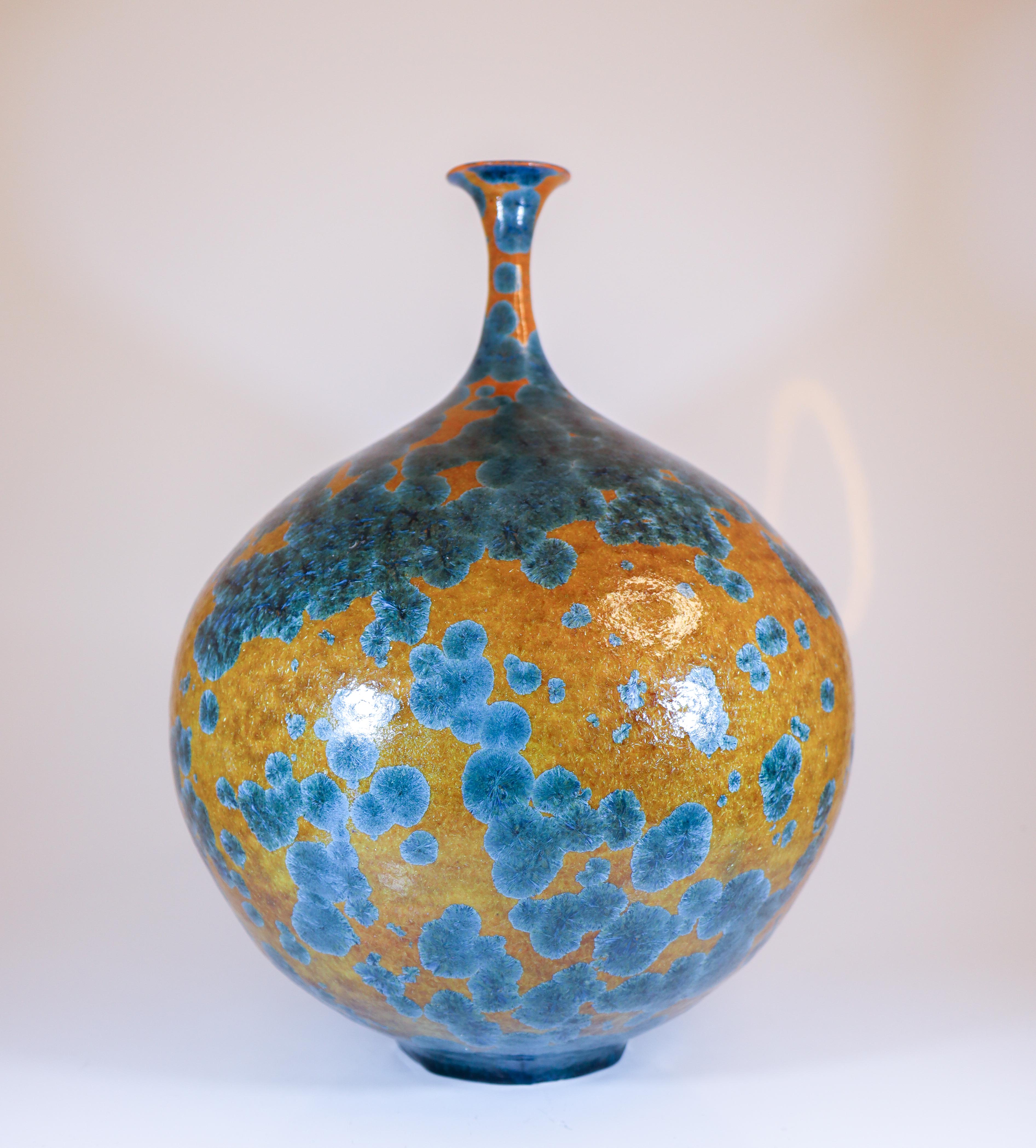 Isak Isaksson Vaso grande in ceramica marrone e blu Artista contemporaneo cristallino in vendita 3