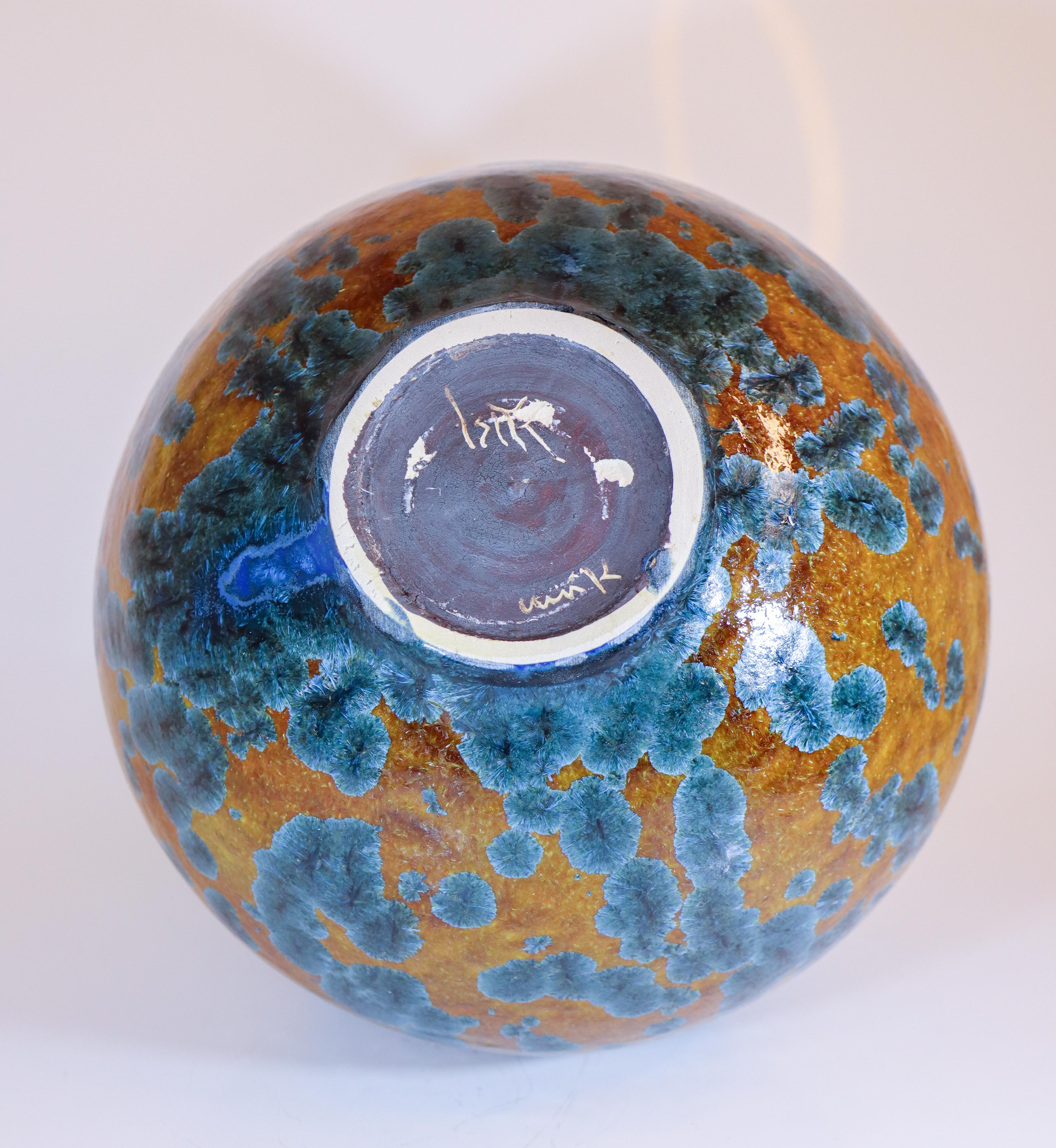 Isak Isaksson Vaso grande in ceramica marrone e blu Artista contemporaneo cristallino in vendita 5