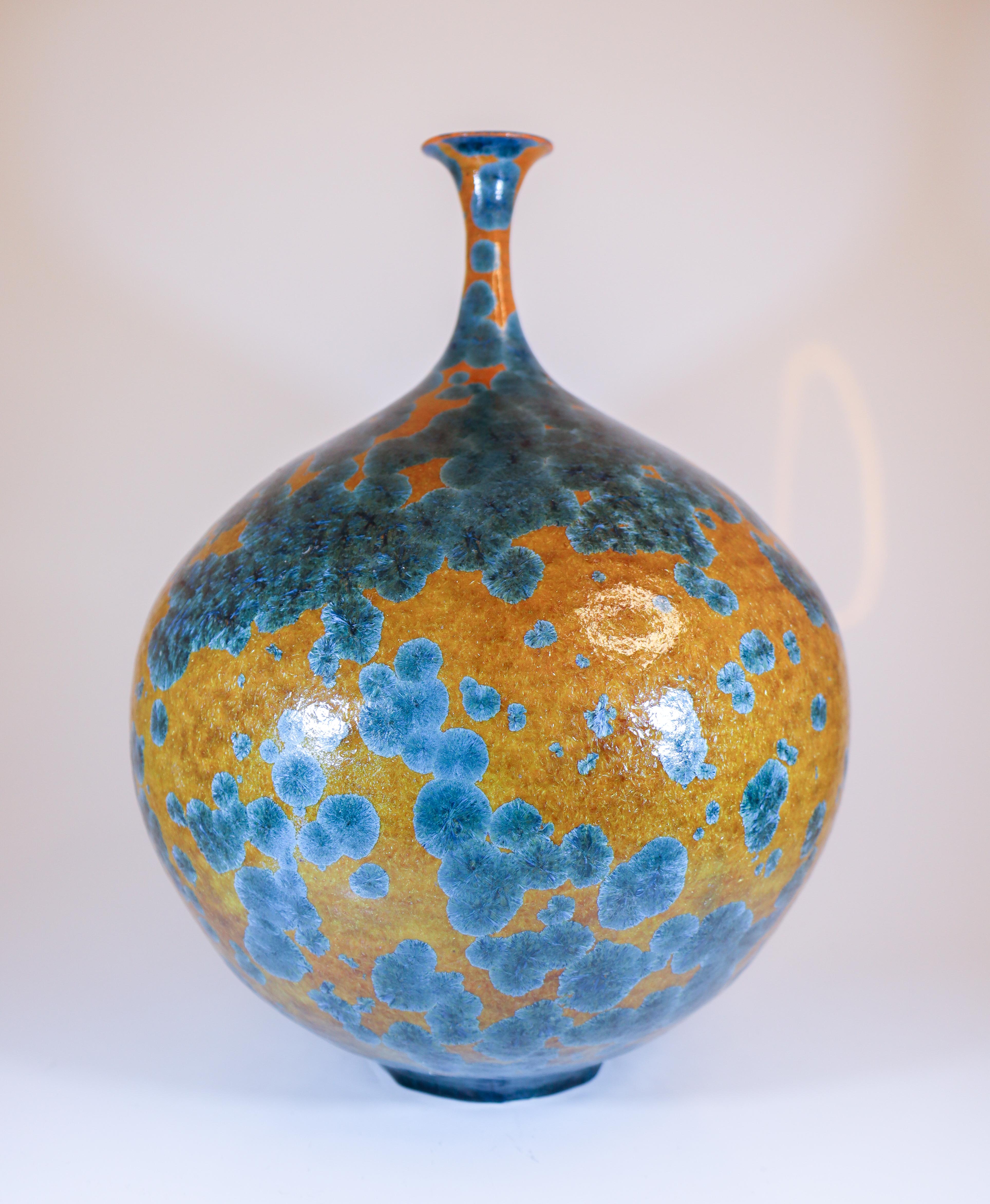 Smaltato Isak Isaksson Vaso grande in ceramica marrone e blu Artista contemporaneo cristallino in vendita