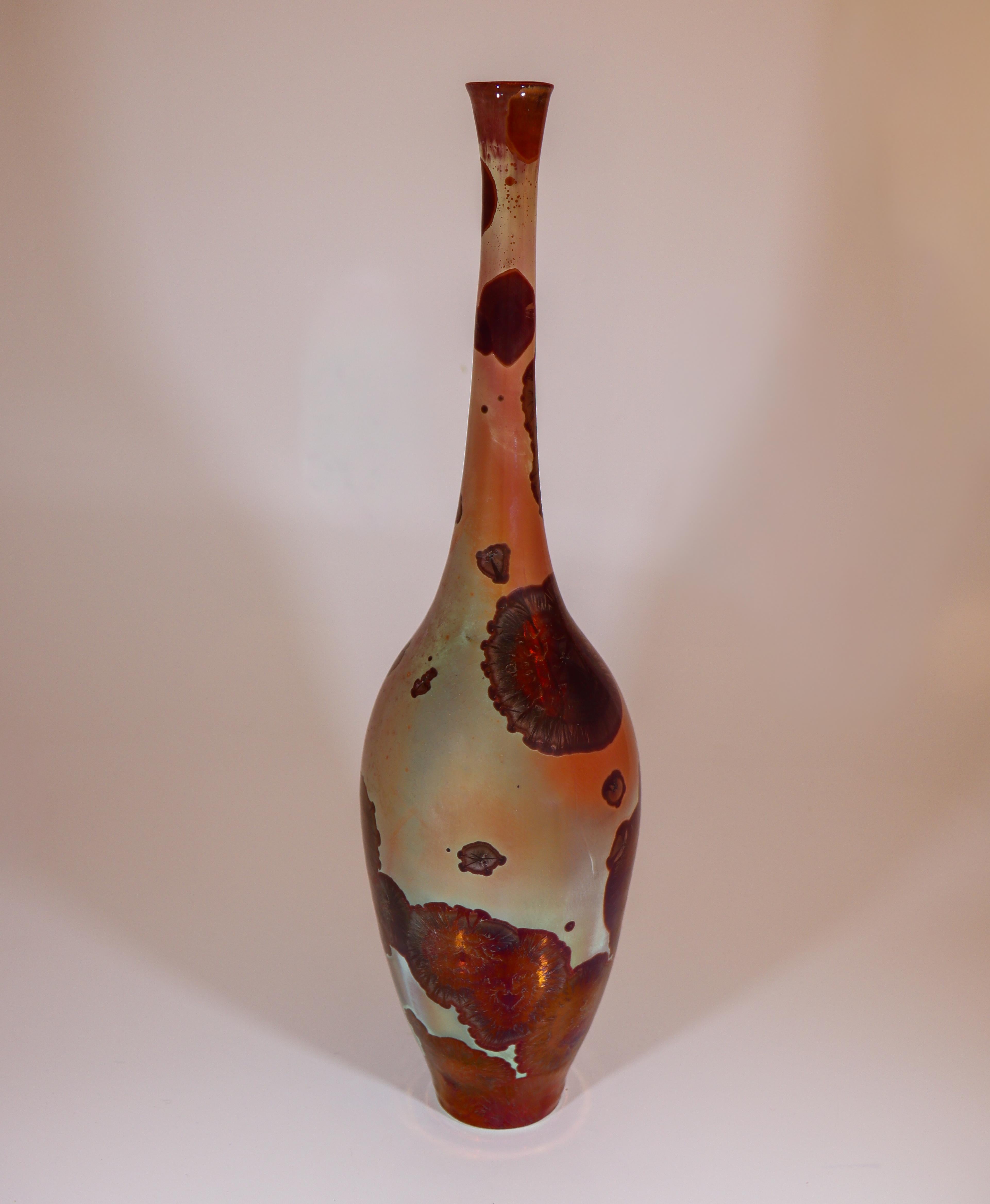 Scandinave moderne Isak Isaksson Vase en céramique rose brillant Glaçure cristalline Artiste contemporain en vente