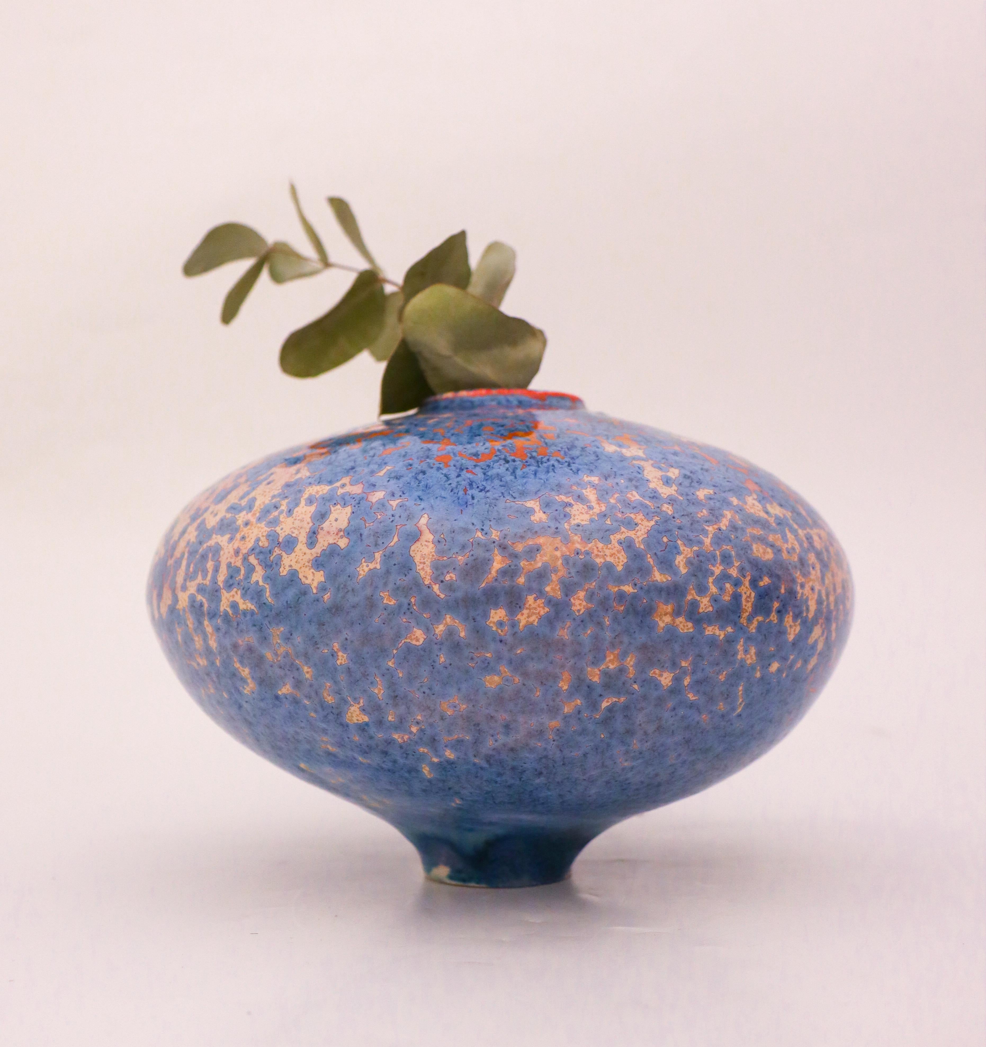 Isak Isaksson Red & Blue Ceramic Vase Crystalline Glaze - Contemporary Artist In Excellent Condition For Sale In Stockholm, SE