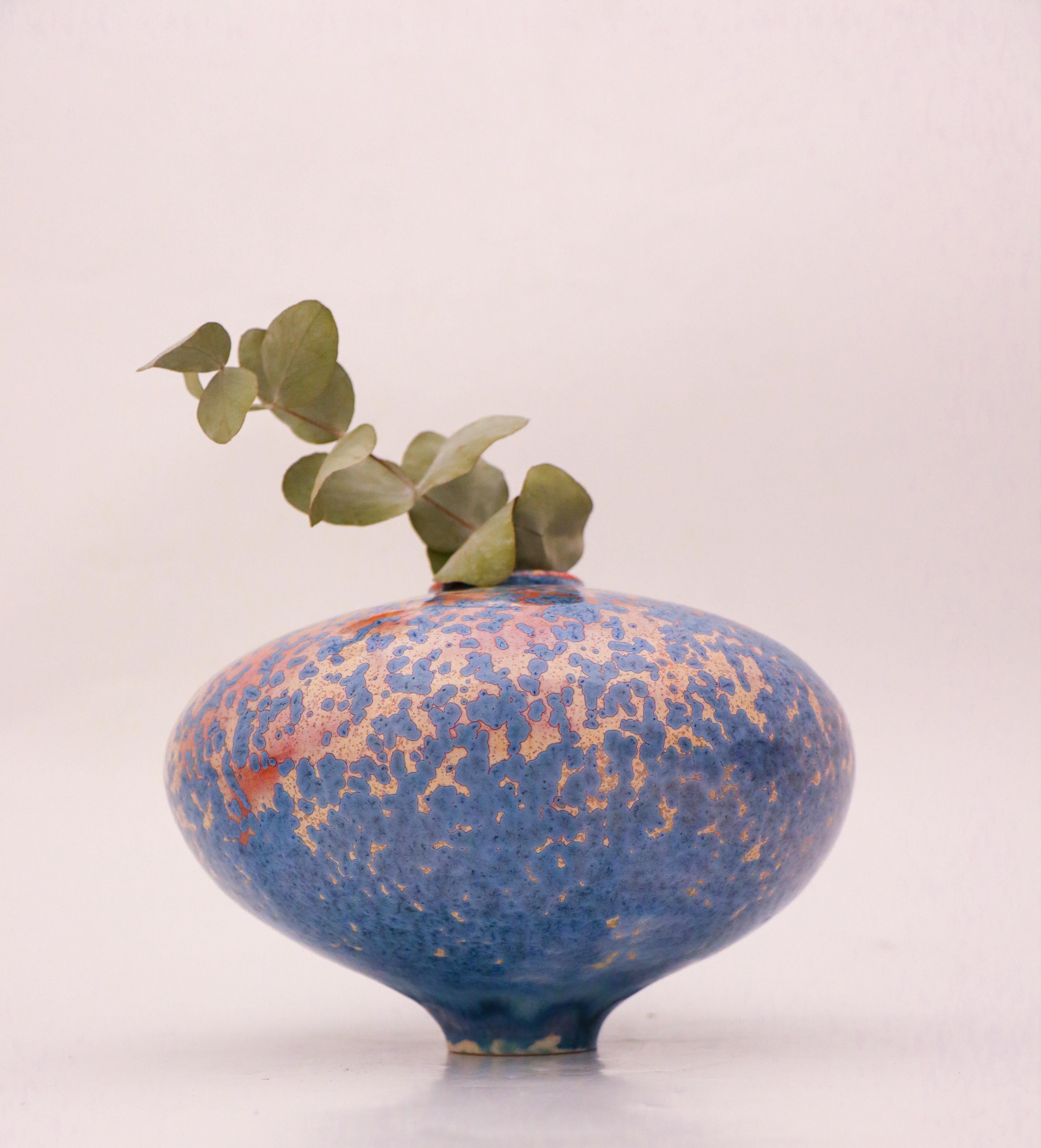 Isak Isaksson Red & Blue Ceramic Vase Crystalline Glaze - Contemporary Artist For Sale 1