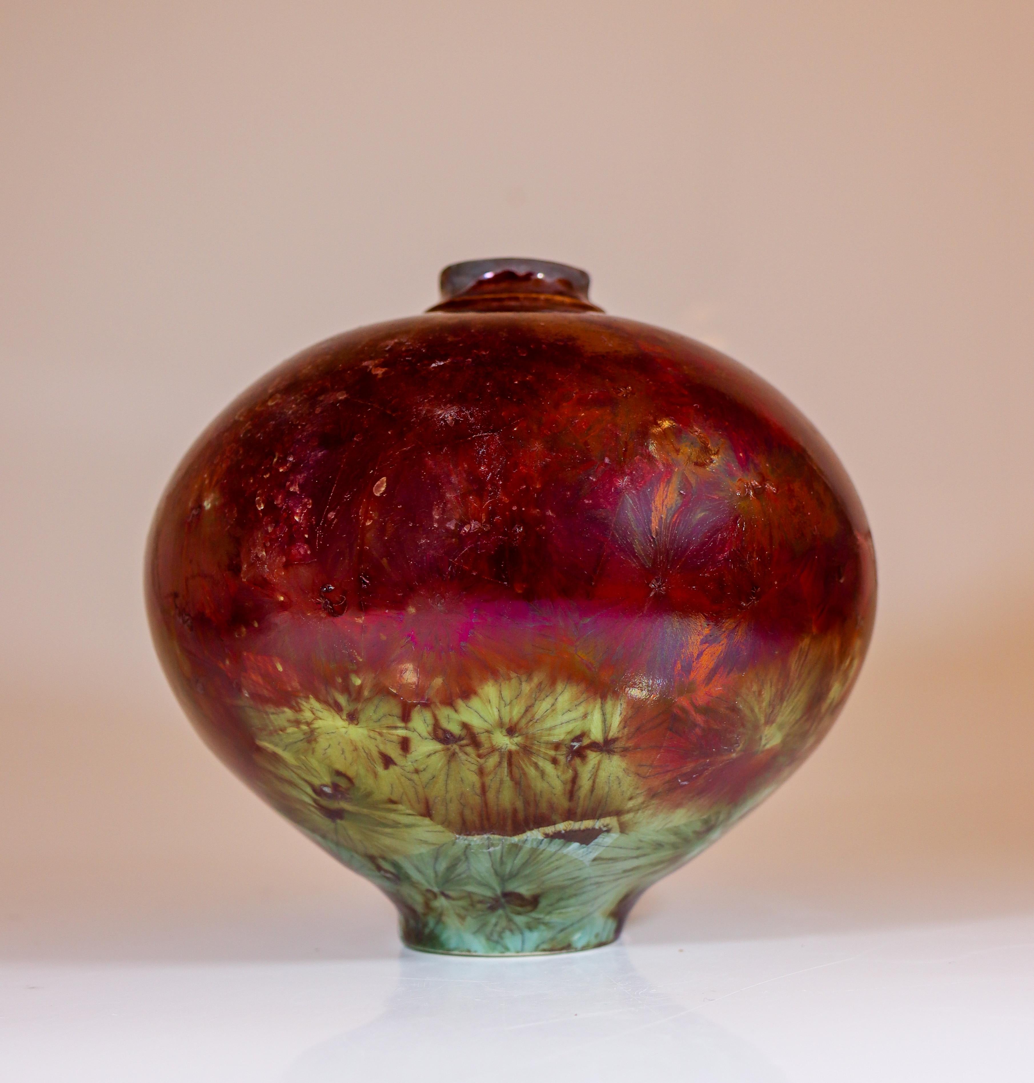 Svedese Isak Isaksson Vaso in ceramica rossa lucida Smalto cristallino Artista contemporaneo in vendita