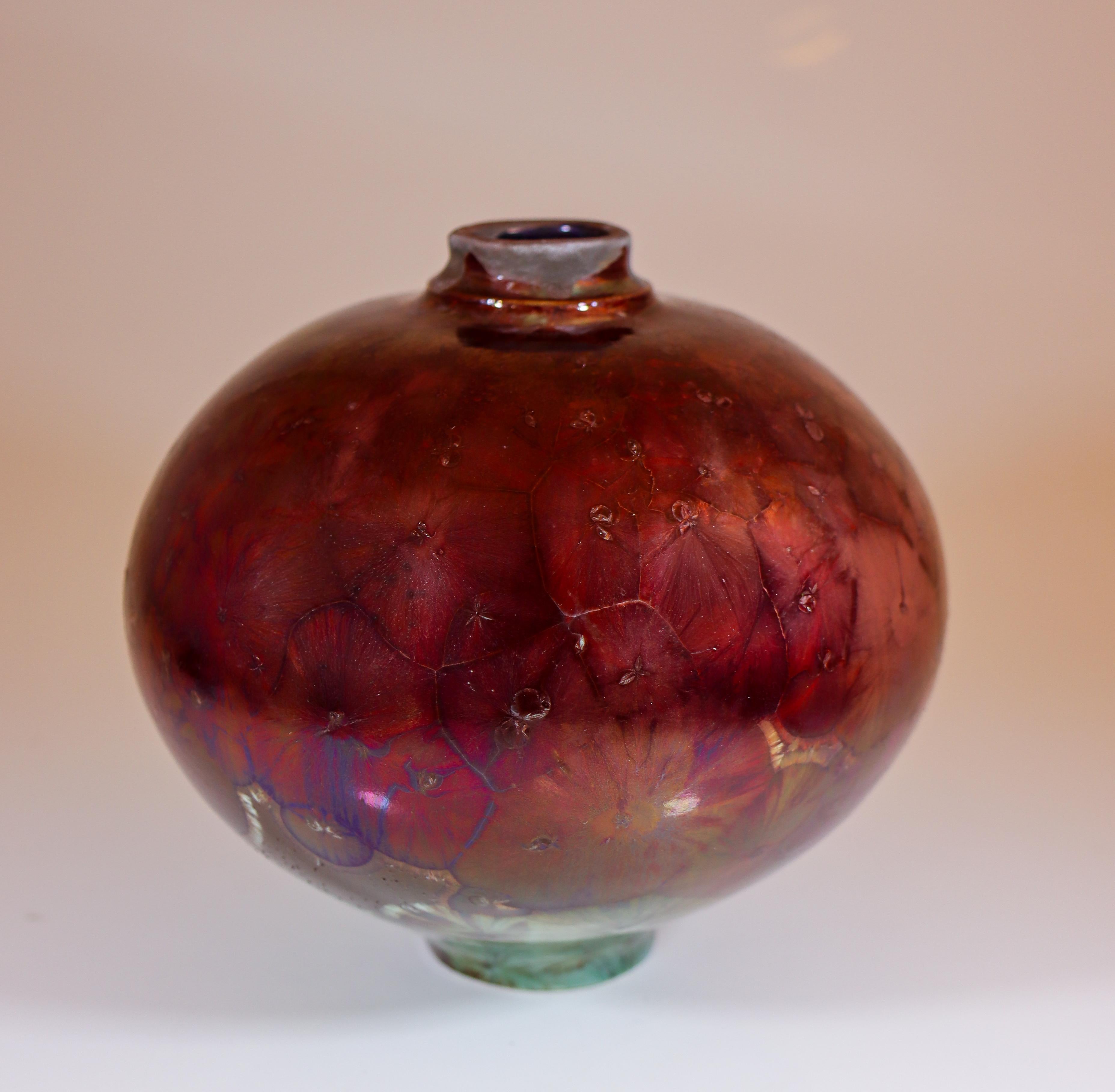 Isak Isaksson Vaso in ceramica rossa lucida Smalto cristallino Artista contemporaneo In condizioni ottime in vendita a Stockholm, SE