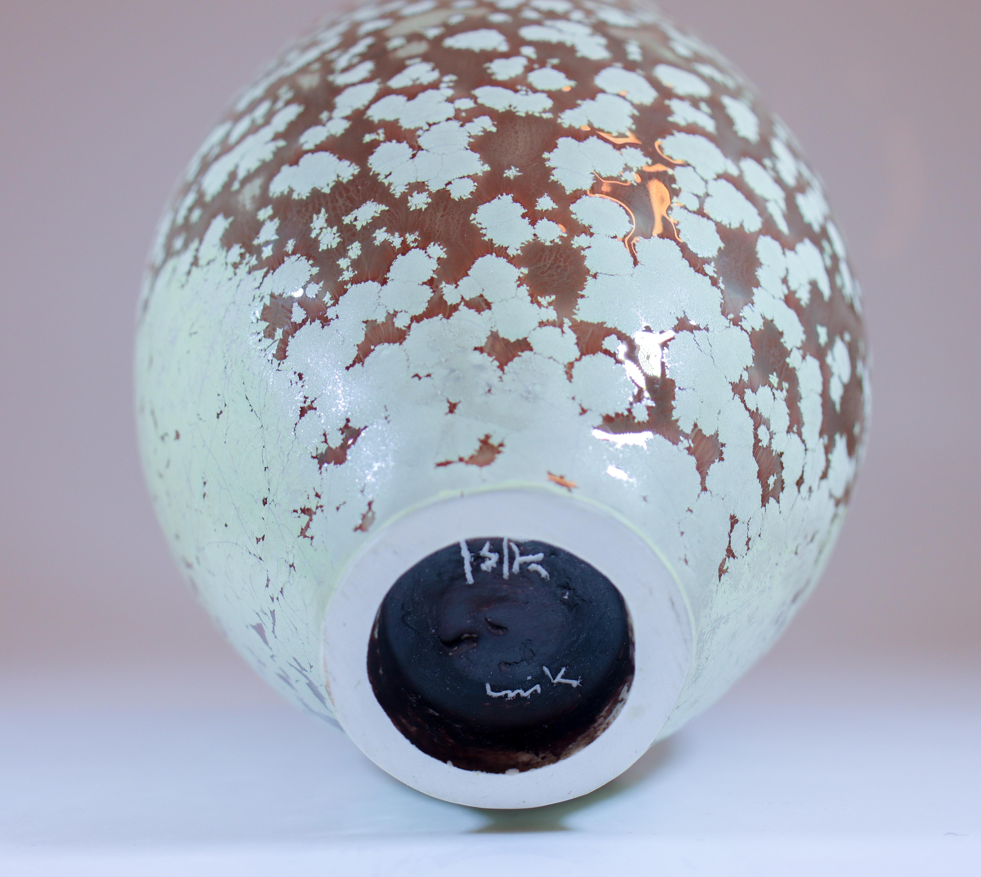 Isak Isaksson Stunnig Copo de nieve Esmalte cristalino Artista contemporáneo en venta 3