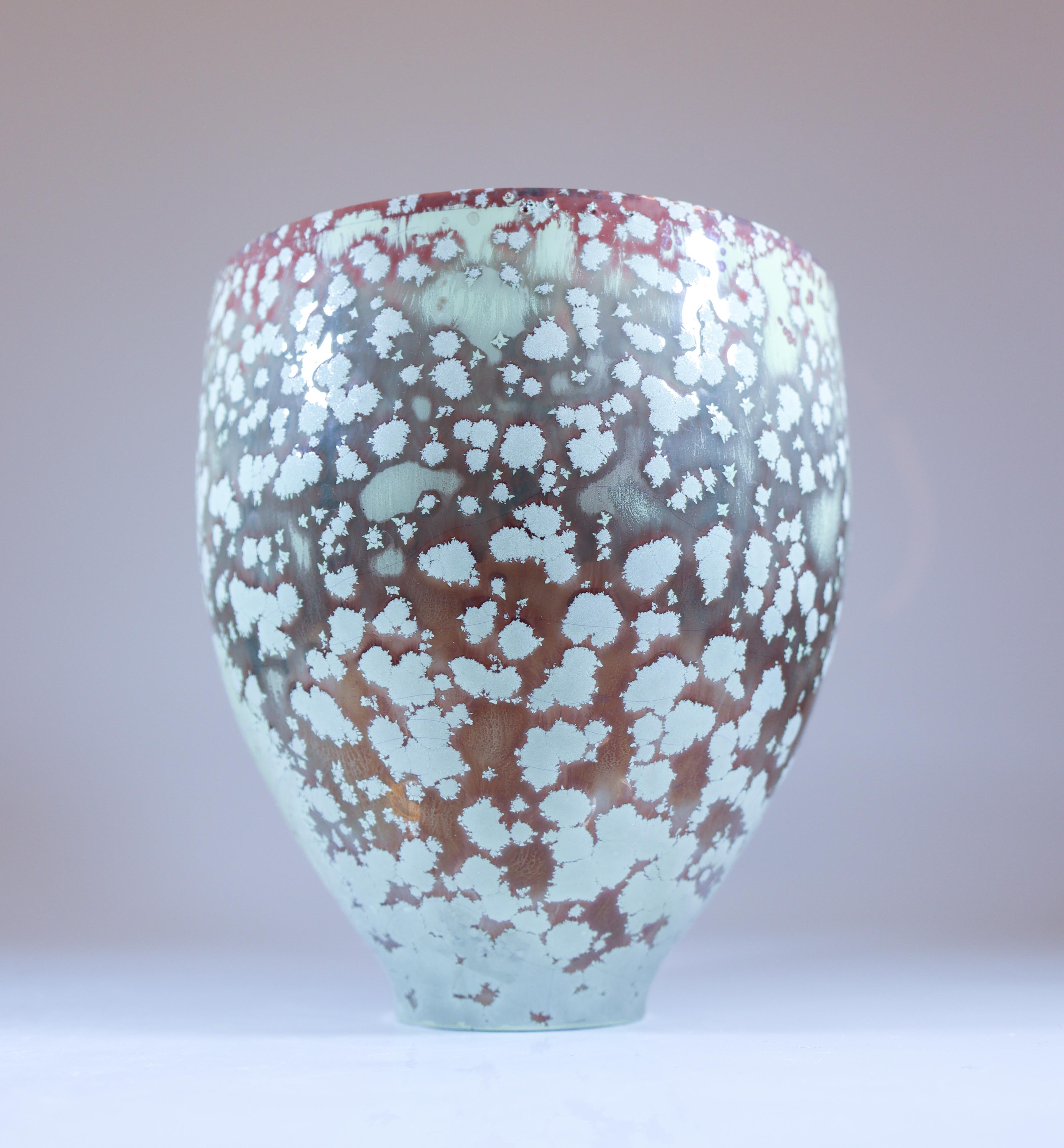 Isak Isaksson Stunnig Copo de nieve Esmalte cristalino Artista contemporáneo Glaseado en venta