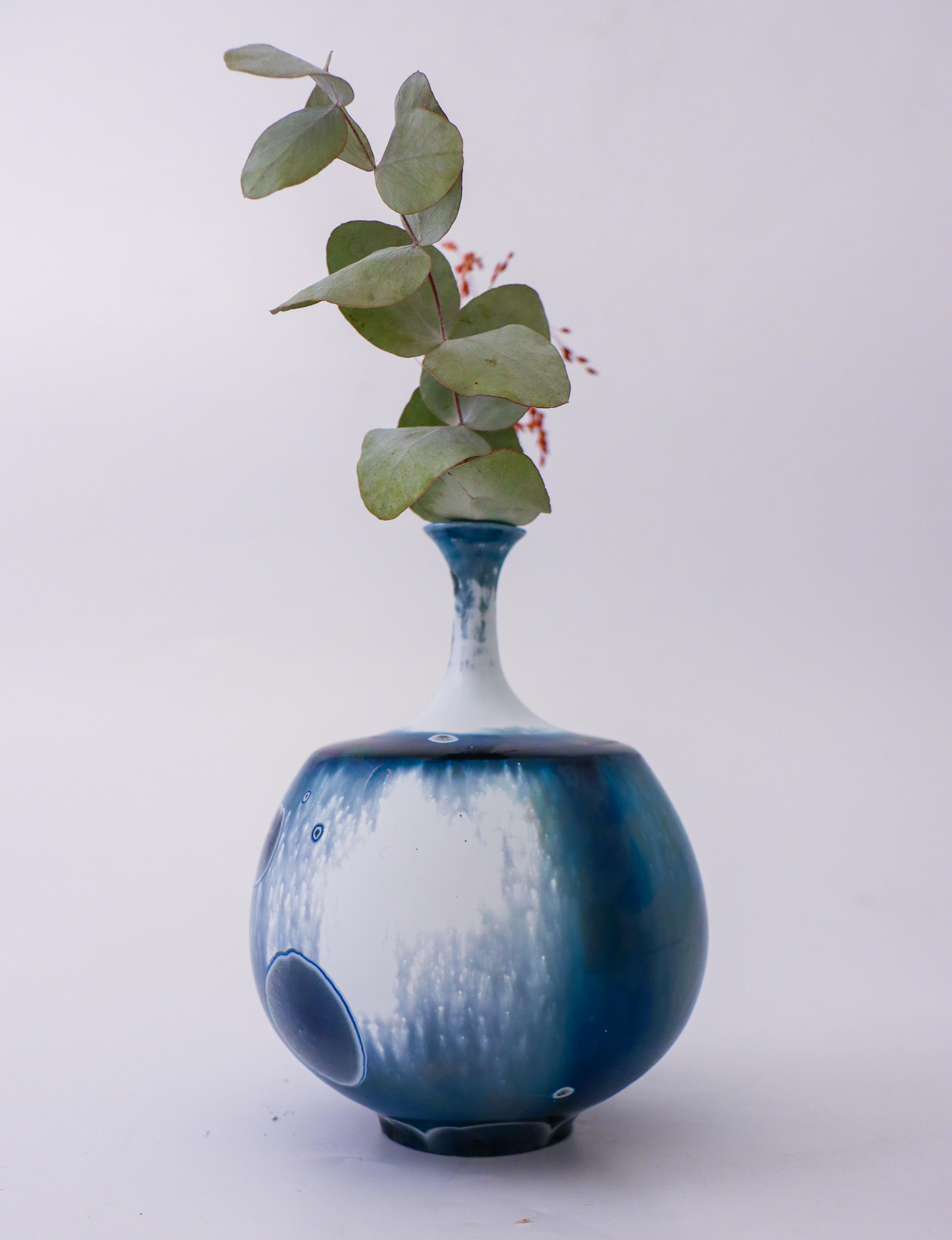 Scandinavian Modern Isak Isaksson White & Blue Ceramic Vase Crystalline Glaze Contemporary Artist For Sale