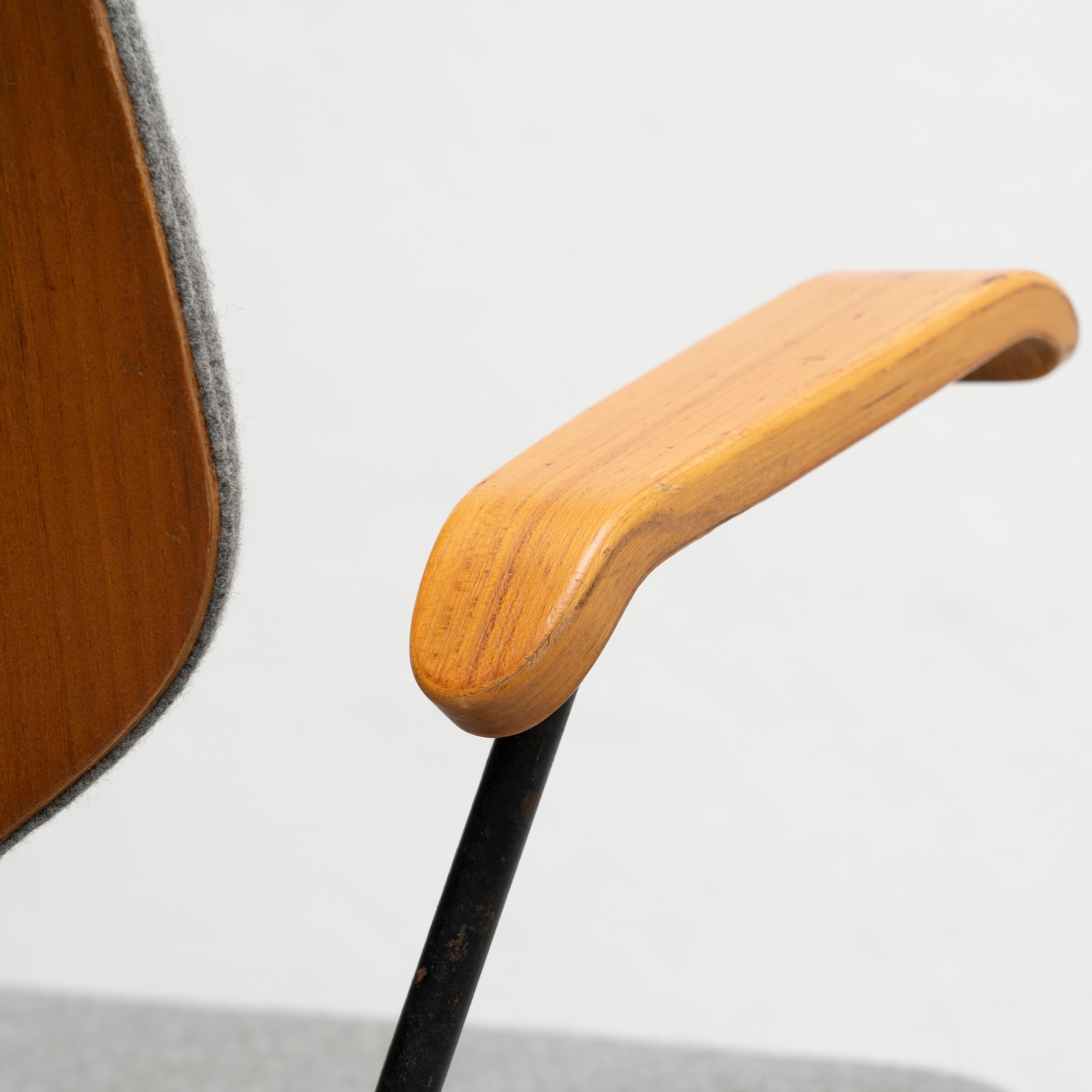 Isamu Kenmochi Laminated Wood and Grey Fabric Swivel Office Chair, circa 1950 9
