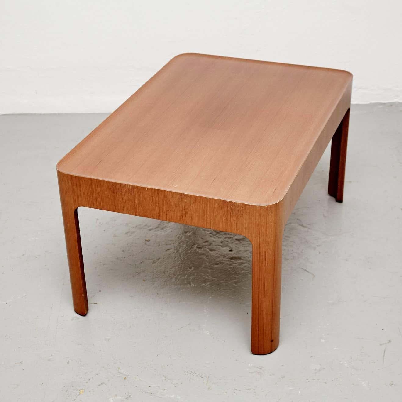 Isamu Kenmochi Mid-Century Modern Wood Coffee Table, Tendo, 1967 In Good Condition For Sale In Barcelona, Barcelona