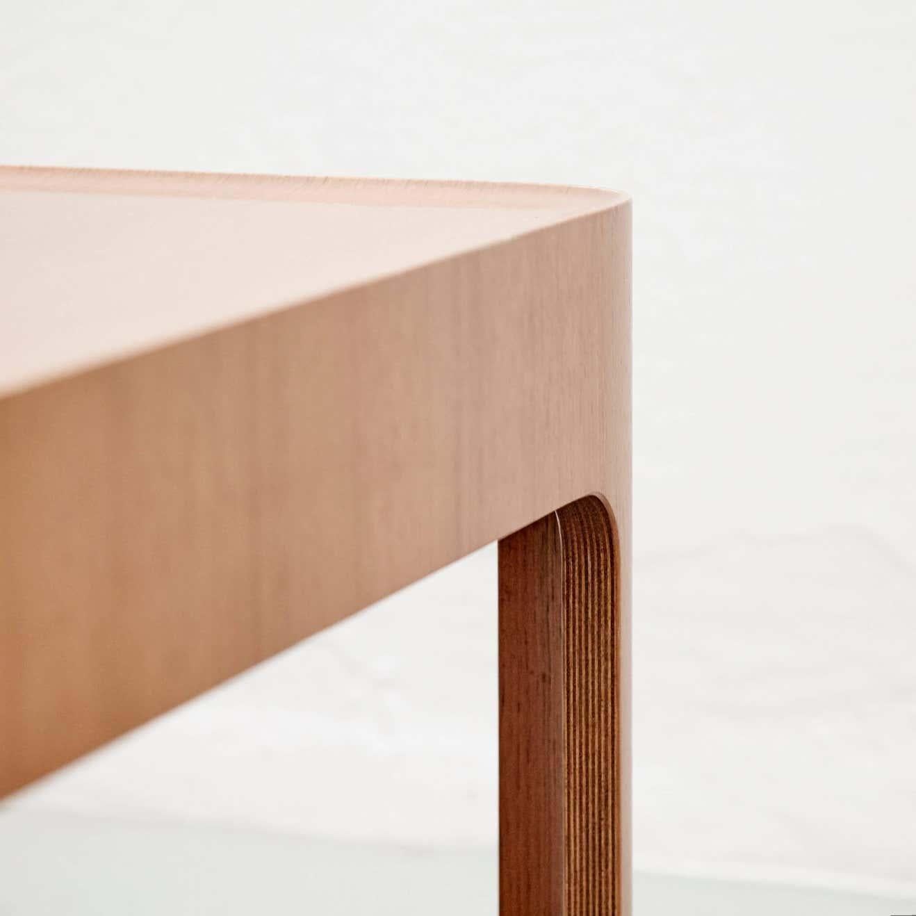 Table basse en bois moderne du milieu du siècle dernier d'Isamu Kenmochi, Tendo, 1967 Bon état - En vente à Barcelona, Barcelona