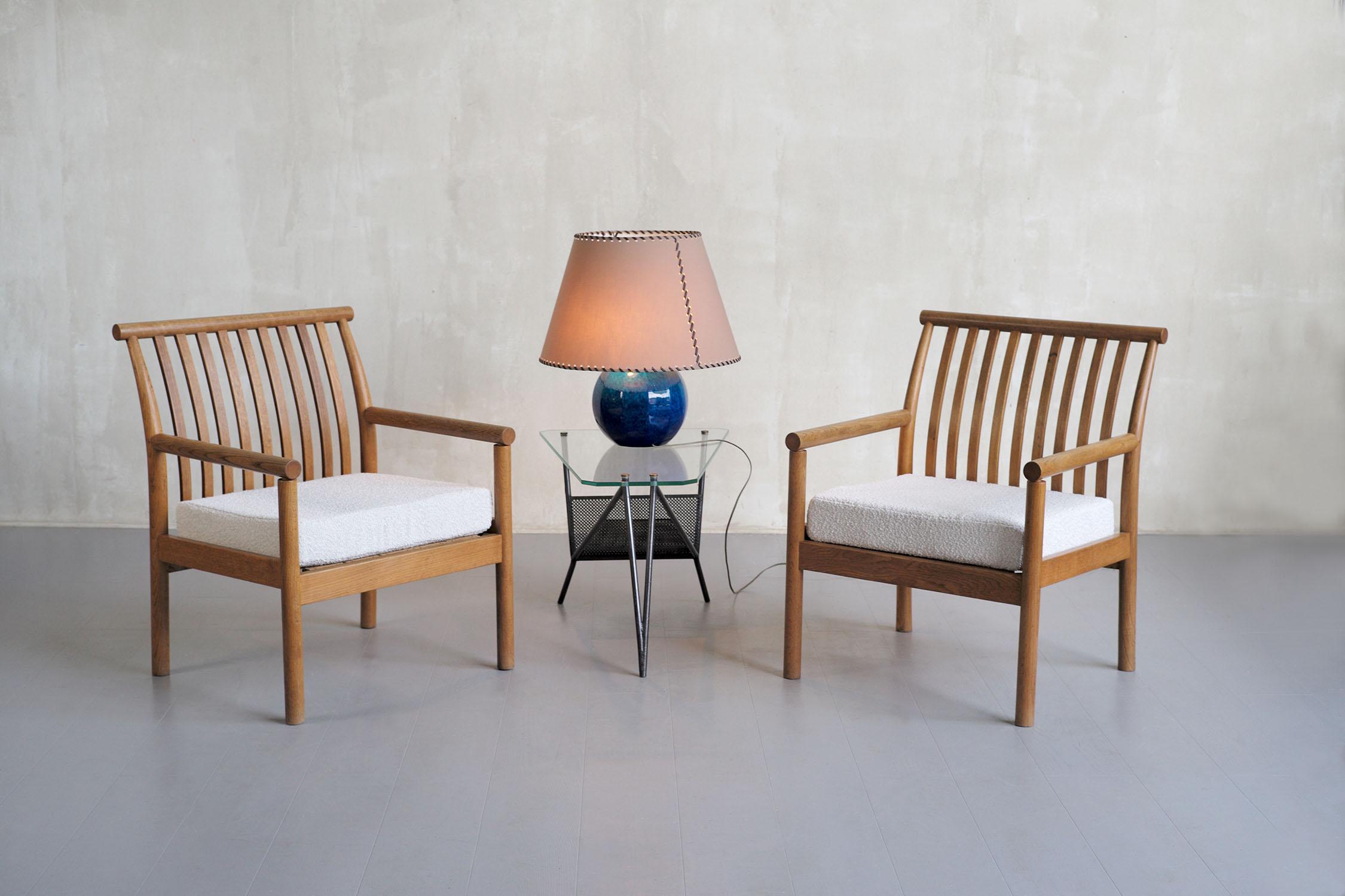 Isamu Kenmochi, Pair of Curved Oak Armchairs, Japan, 1960 For Sale 5