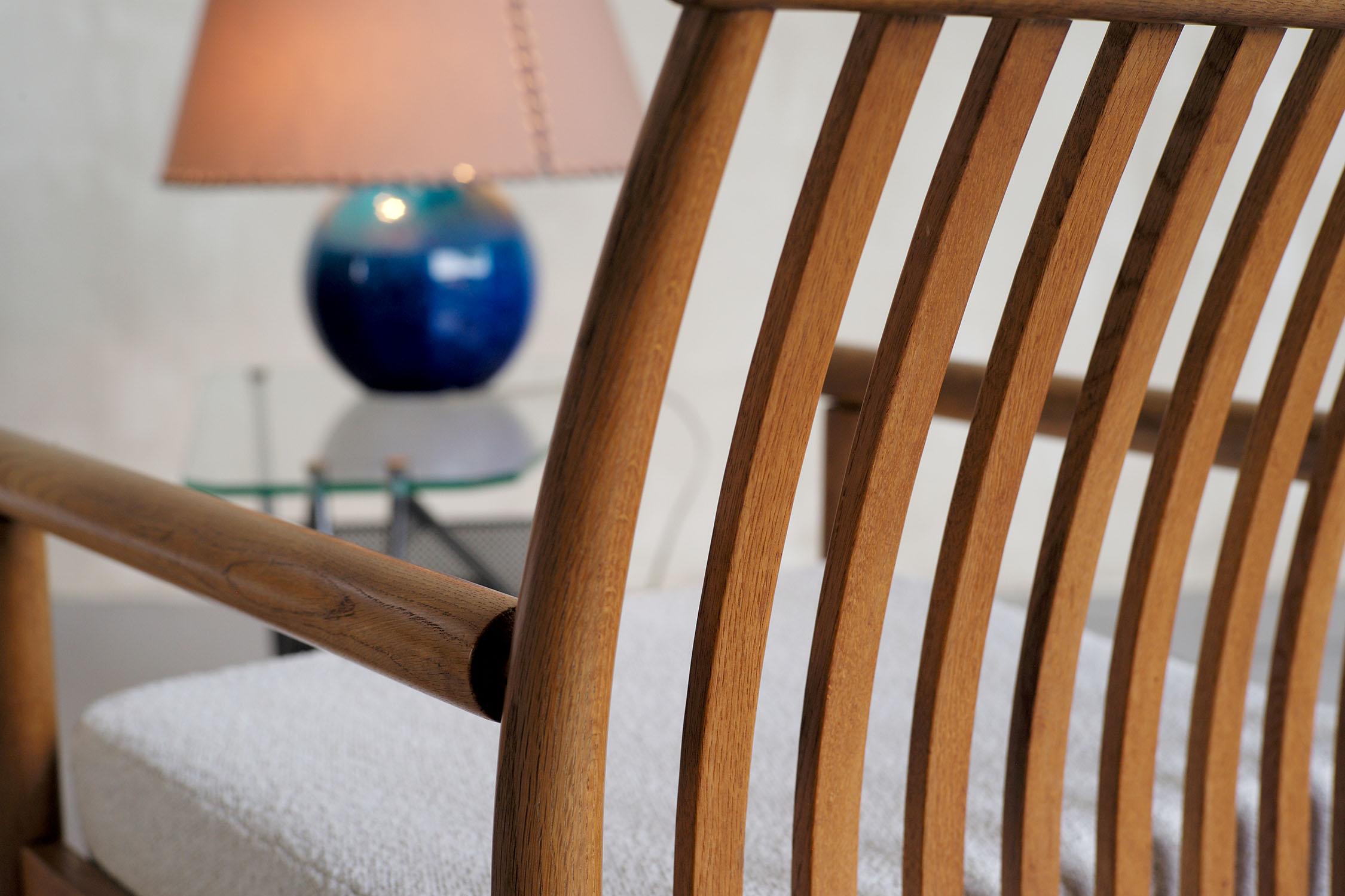 Mid-Century moderno Isamu Kenmochi, Coppia di poltrone curve in Oak, Giappone, 1960 in vendita