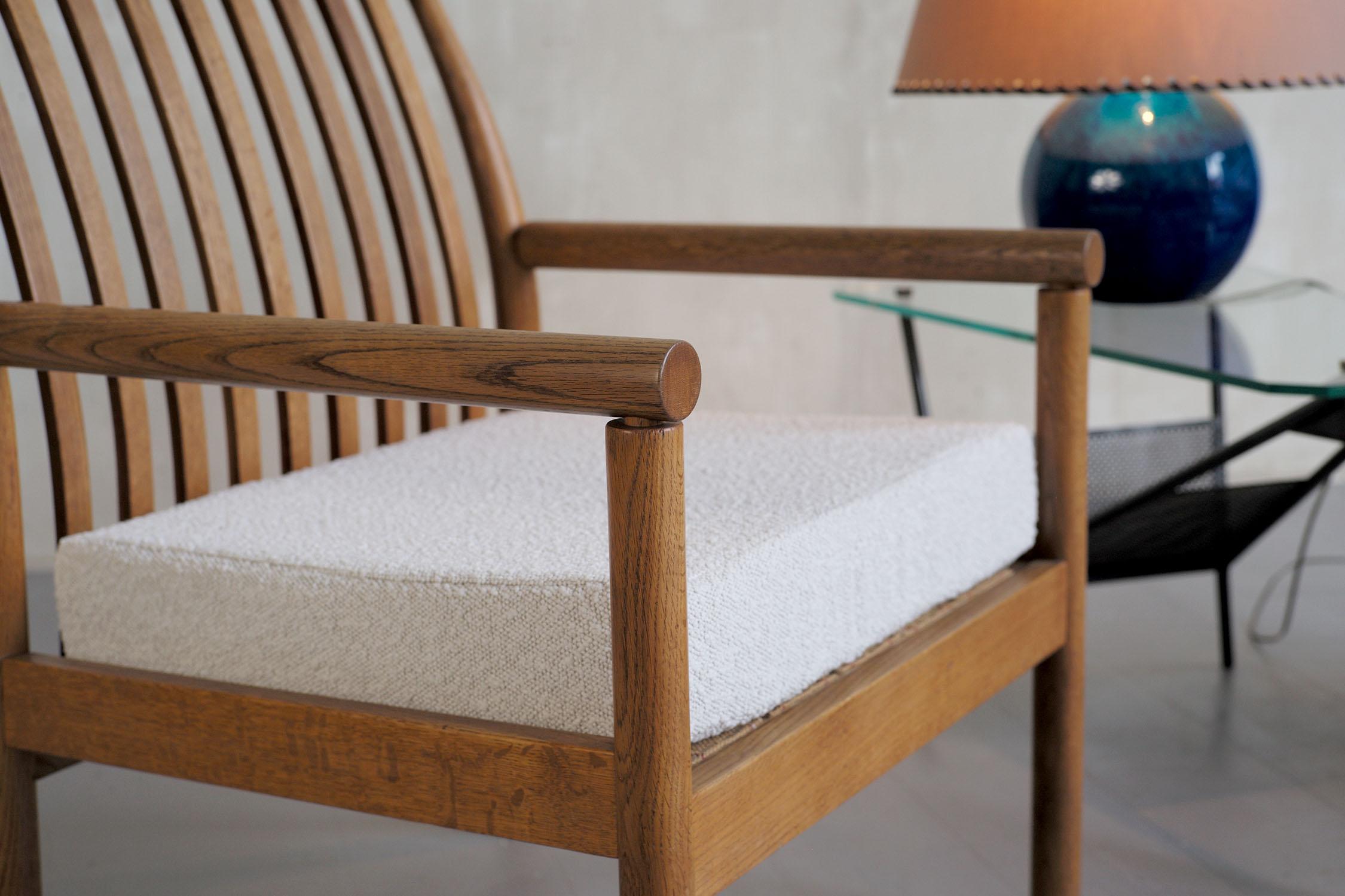 Isamu Kenmochi, Coppia di poltrone curve in Oak, Giappone, 1960 In condizioni buone in vendita a Catonvielle, FR