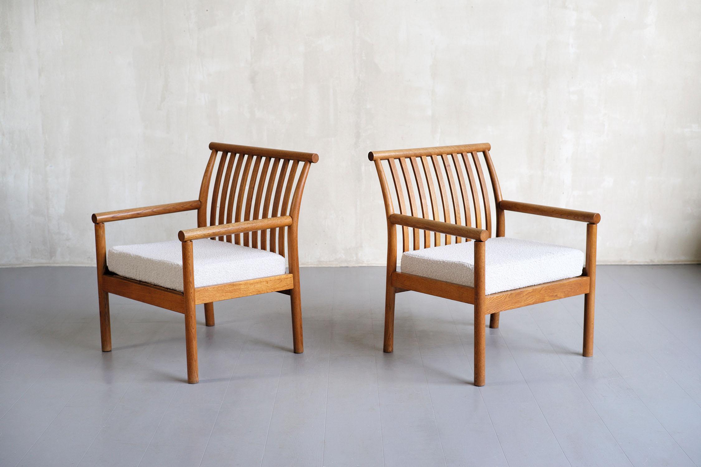 Mid-20th Century Isamu Kenmochi, Pair of Curved Oak Armchairs, Japan, 1960 For Sale