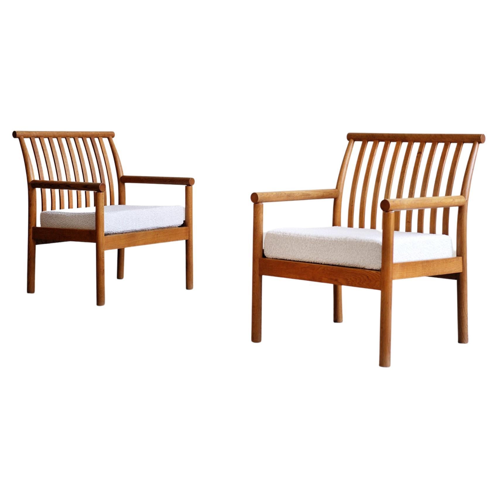 Isamu Kenmochi, Pair of Curved Oak Armchairs, Japan, 1960 For Sale