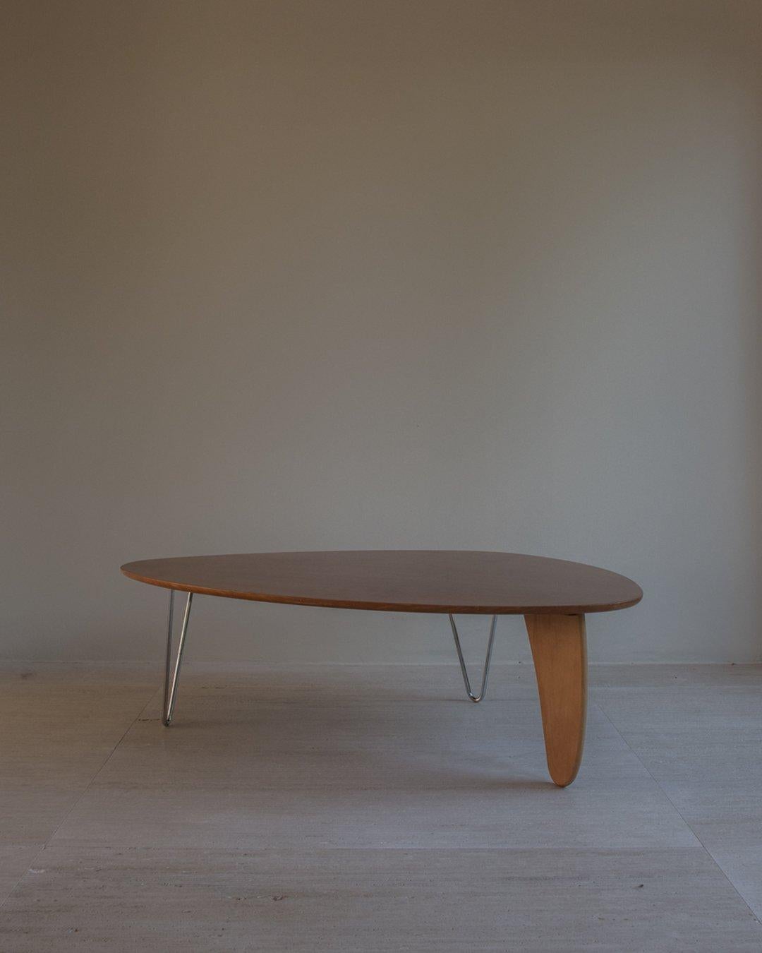 American Isamu Noguchi 1970s Rudder Coffee Table in Birch Model IN-52
