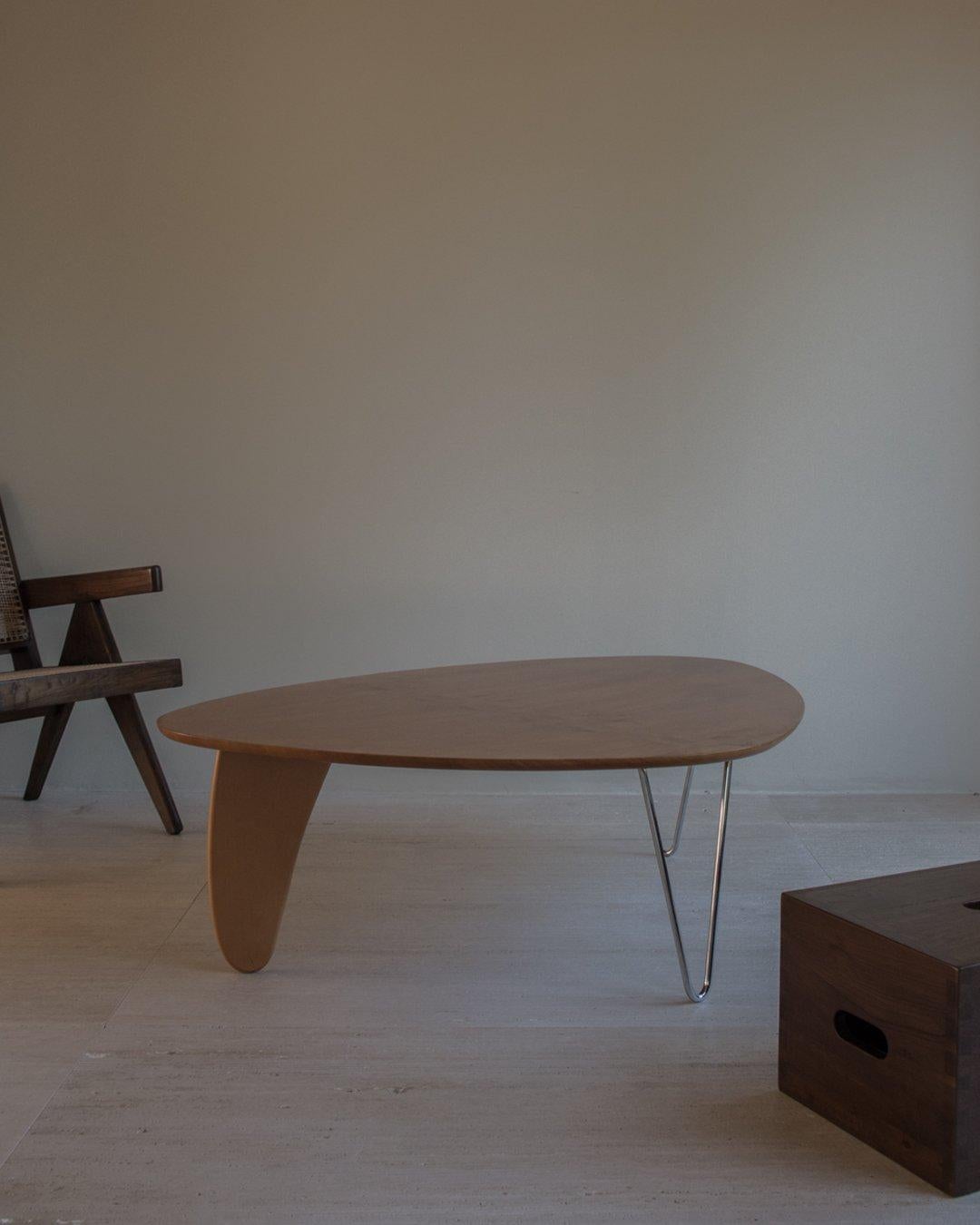 Isamu Noguchi 1970s Rudder Coffee Table in Birch Model IN-52 In Good Condition In Hasselt, VLI