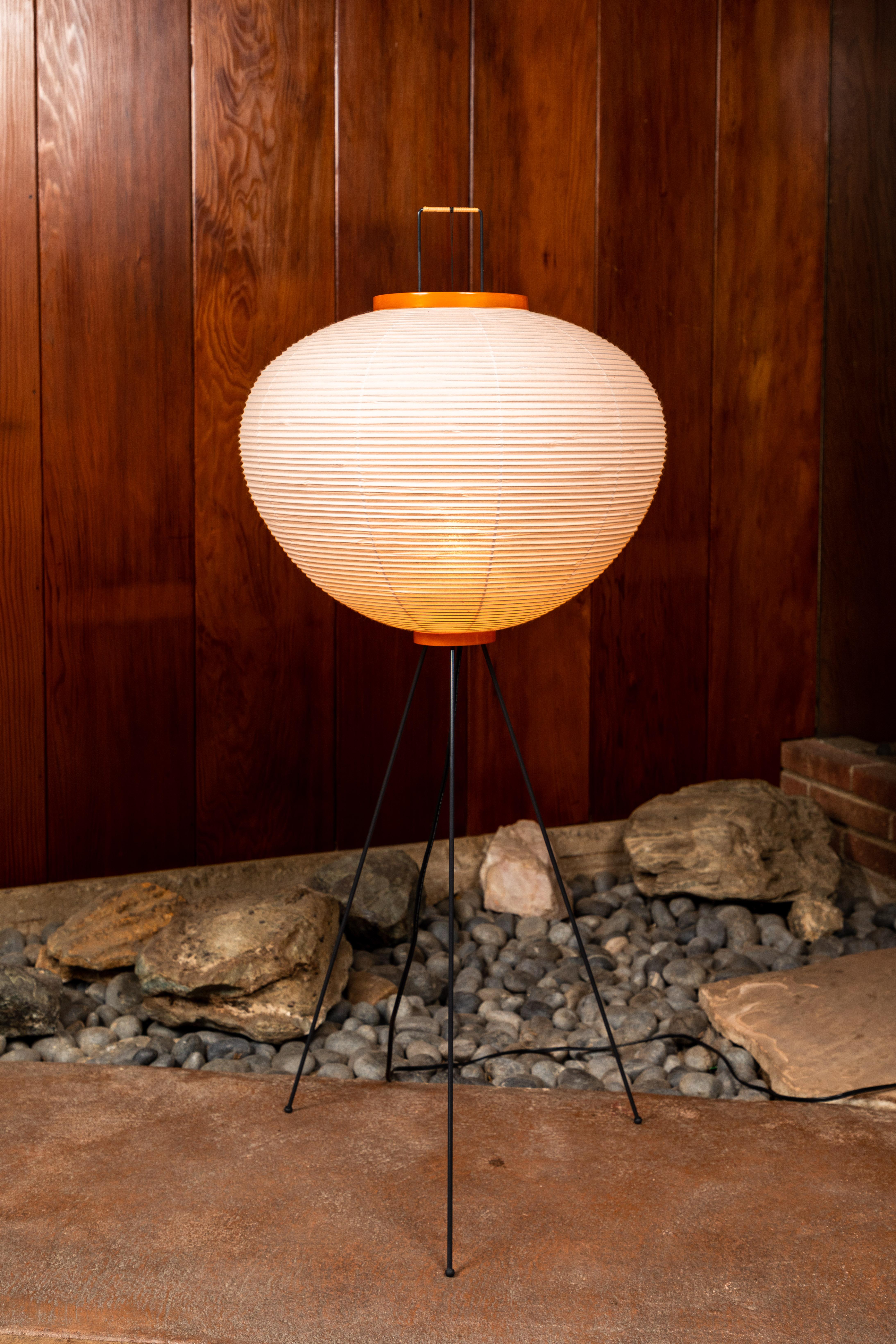 Isamu Noguchi Akari 10A Floor Lamp with Stamped Signature For Sale 1