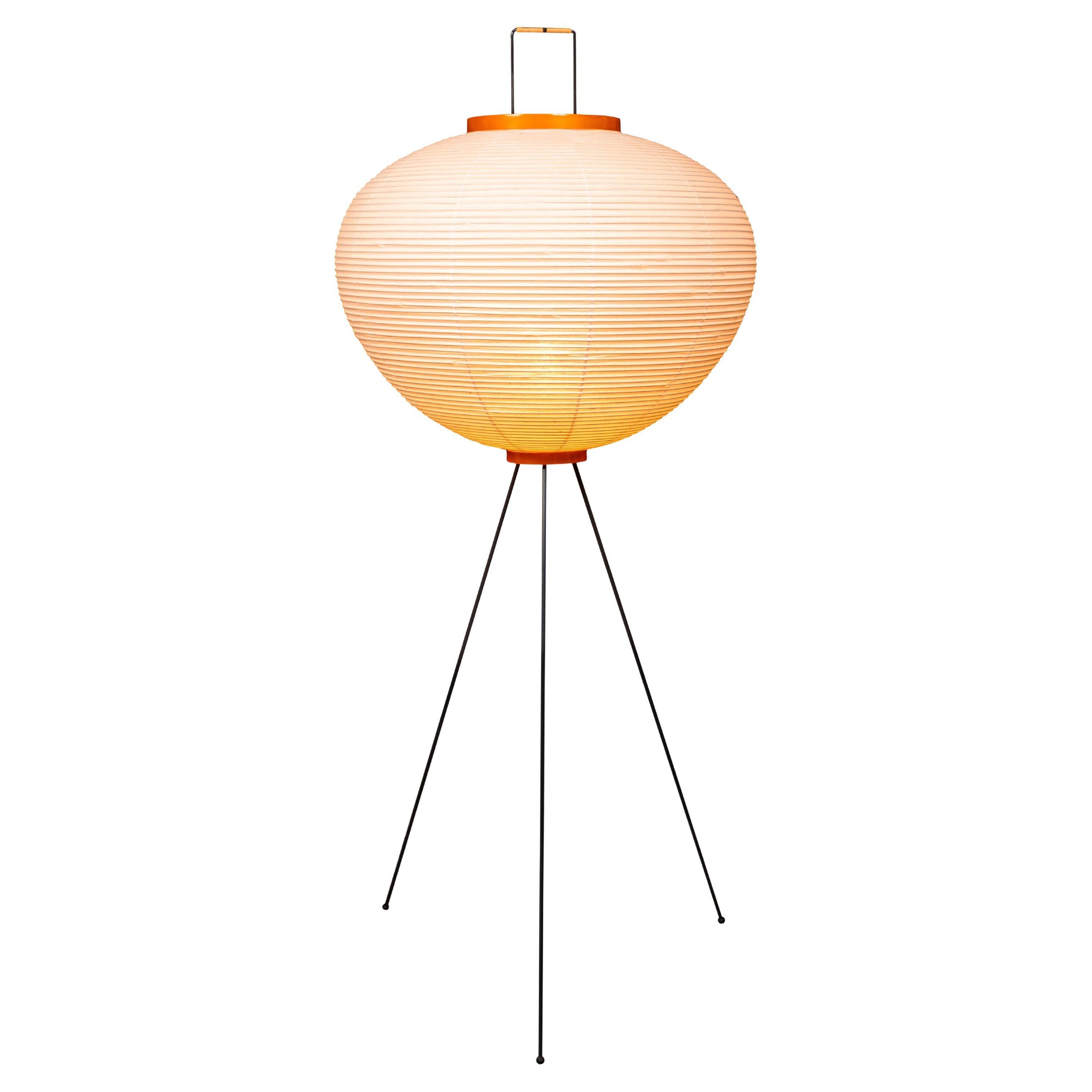Isamu Noguchi Akari 10A Stehlampe mit gestempelter Signatur