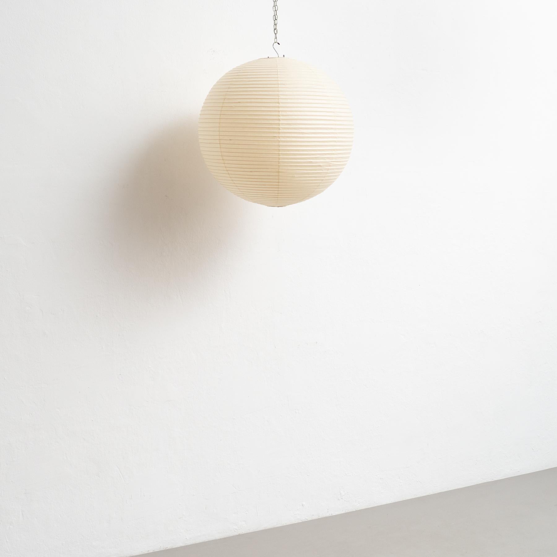 Isamu Noguchi Akari 55A Pendant Lamp: Timeless Japanese Elegance In Good Condition For Sale In Barcelona, Barcelona