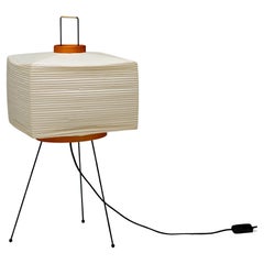 Isamu Noguchi Akari 7A Table Lamp