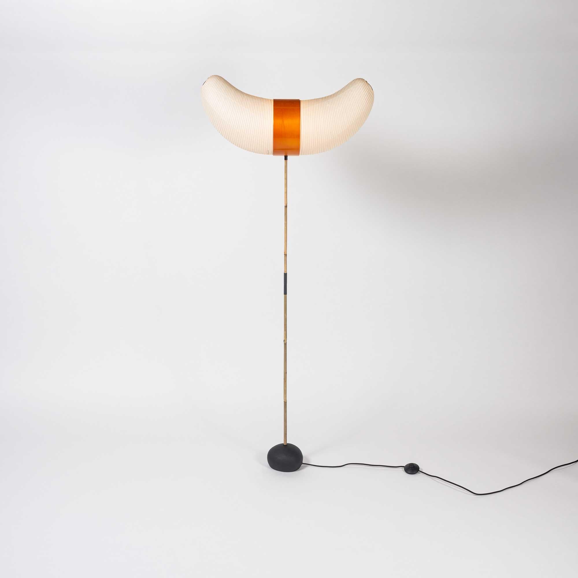 Isamu Noguchi Lámpara de pie Akari BB3-33S Moderno de mediados de siglo en venta
