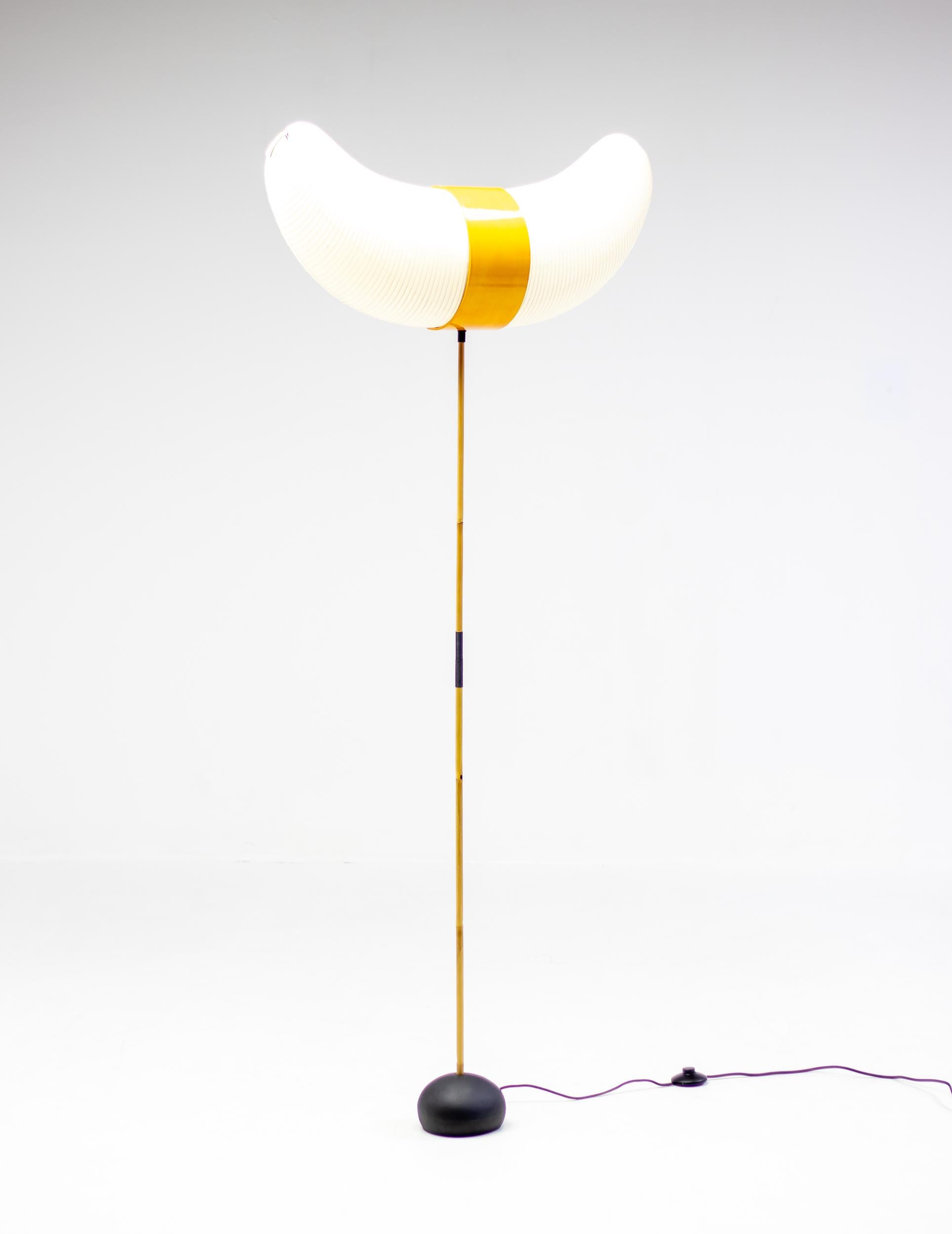 Isamu Noguchi Akari: Stehlampe BB3-33S (Japanisch) im Angebot