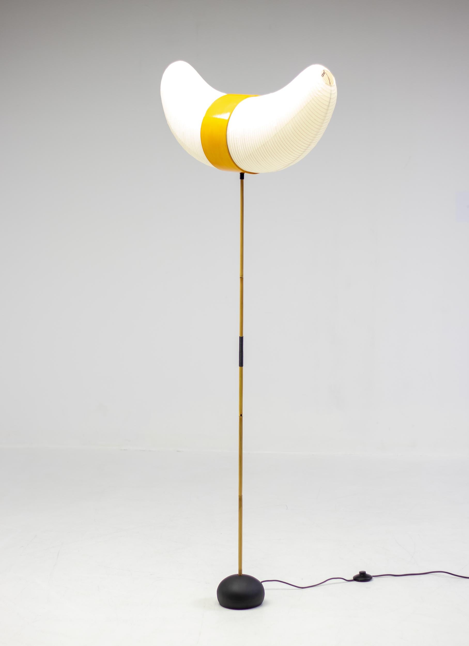 Isamu Noguchi Akari: Stehlampe BB3-33S (Gegossen) im Angebot