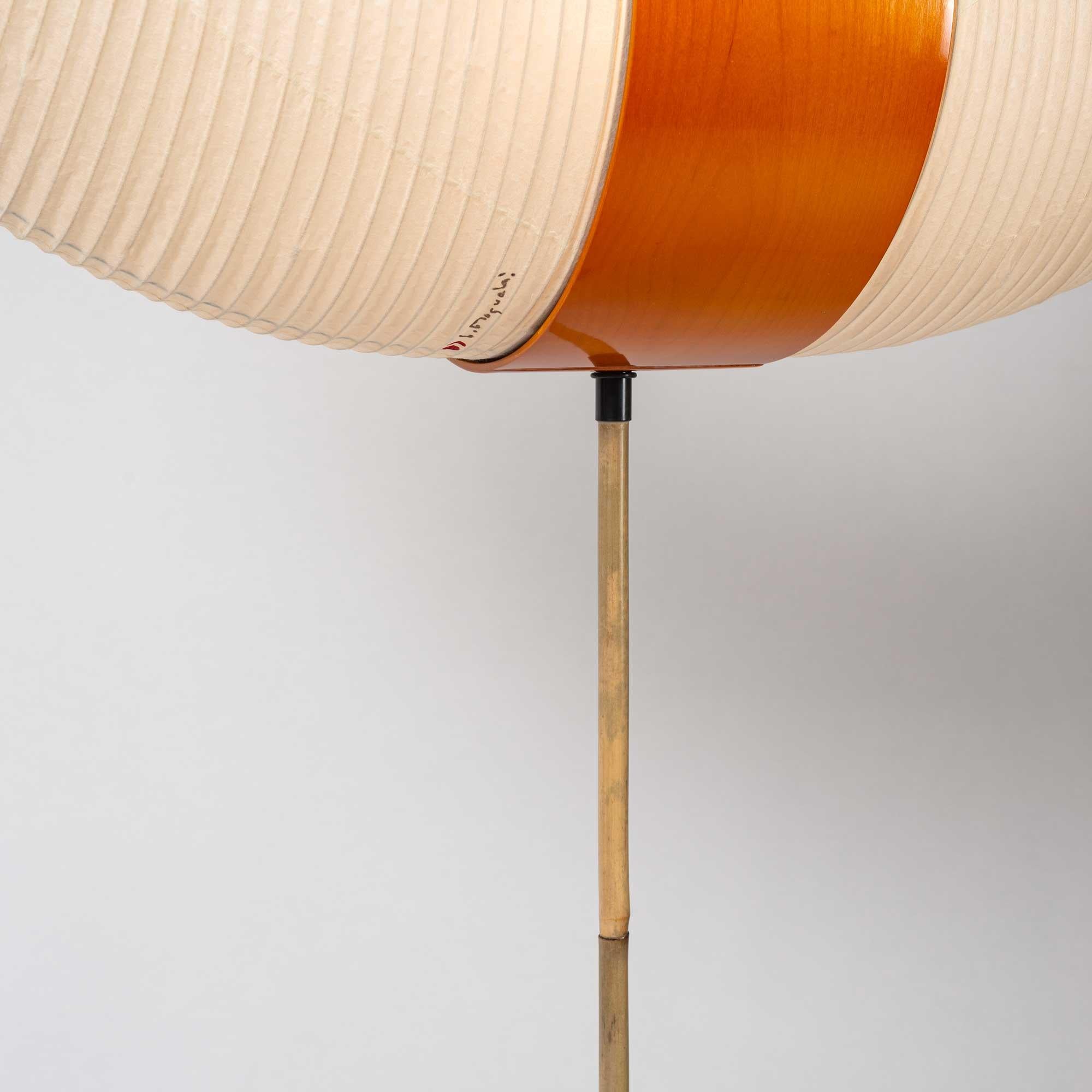 Isamu Noguchi Lámpara de pie Akari BB3-33S Acero en venta