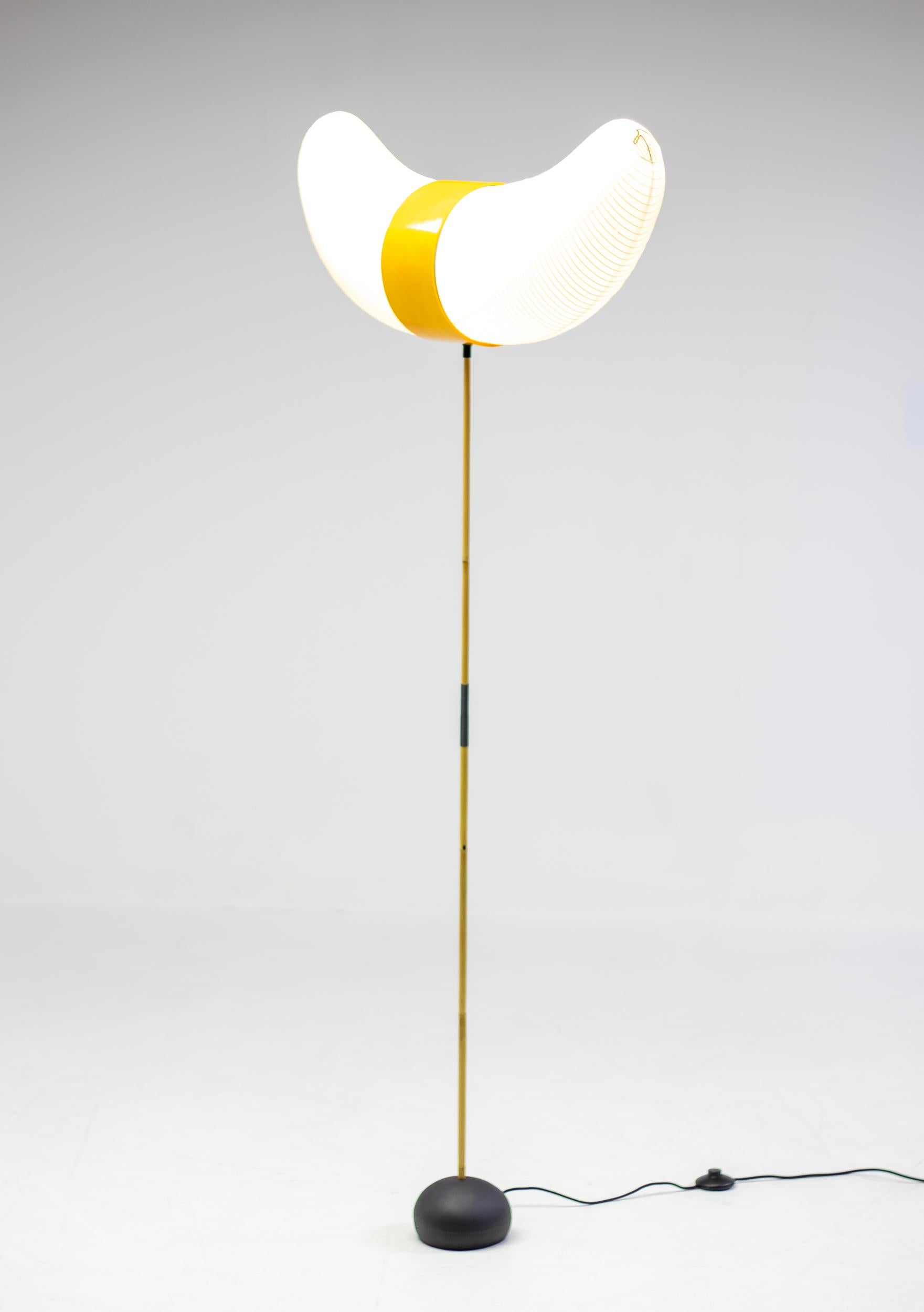 Isamu Noguchi Akari: Stehlampe BB3-33S (20. Jahrhundert) im Angebot