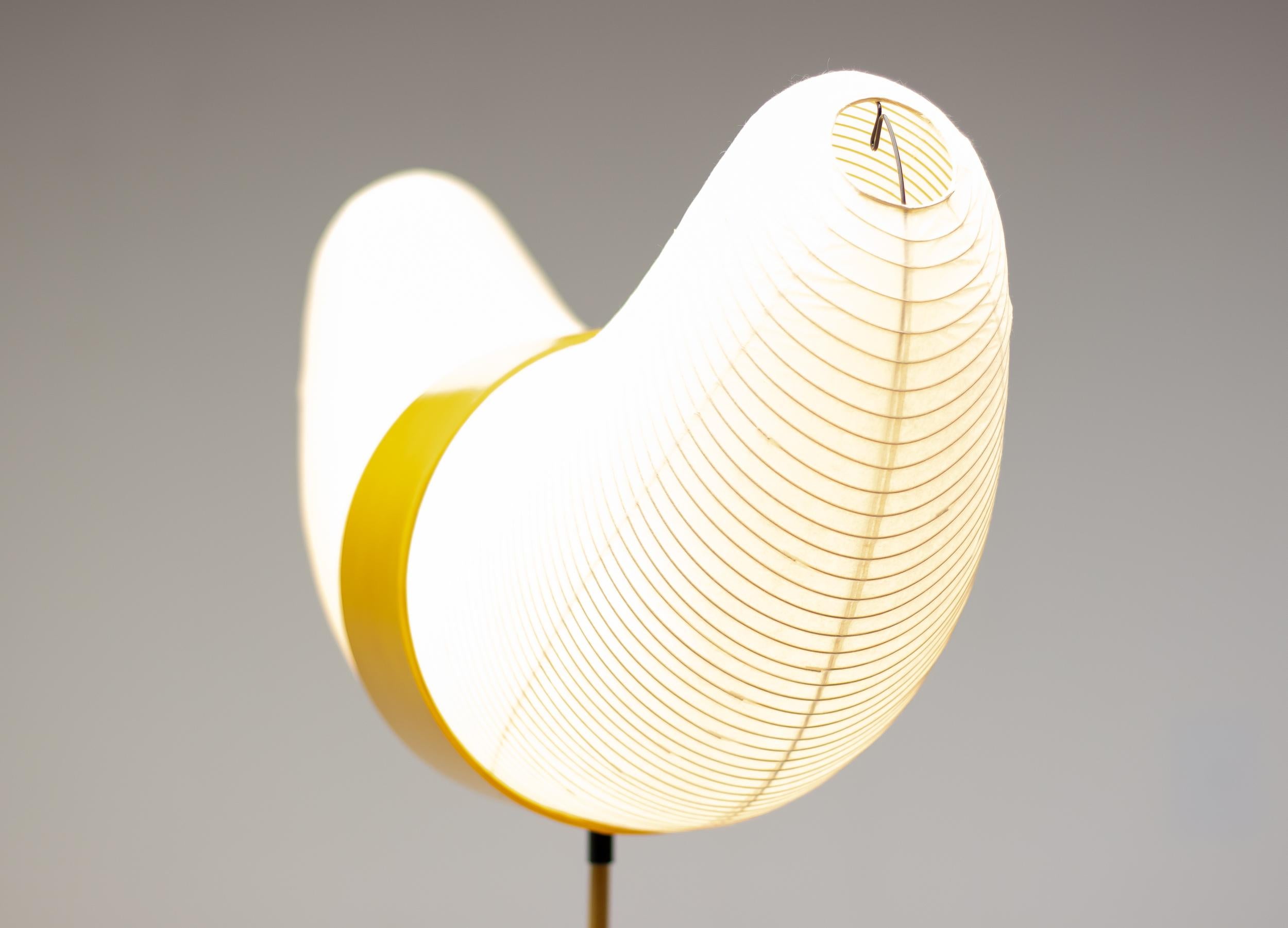 Isamu Noguchi Akari: Stehlampe BB3-33S im Angebot 1