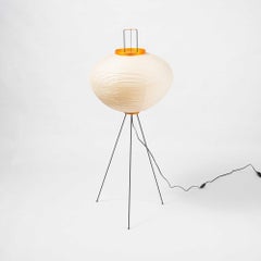 Isamu Noguchi Akari Stehleuchte, Modell 10A