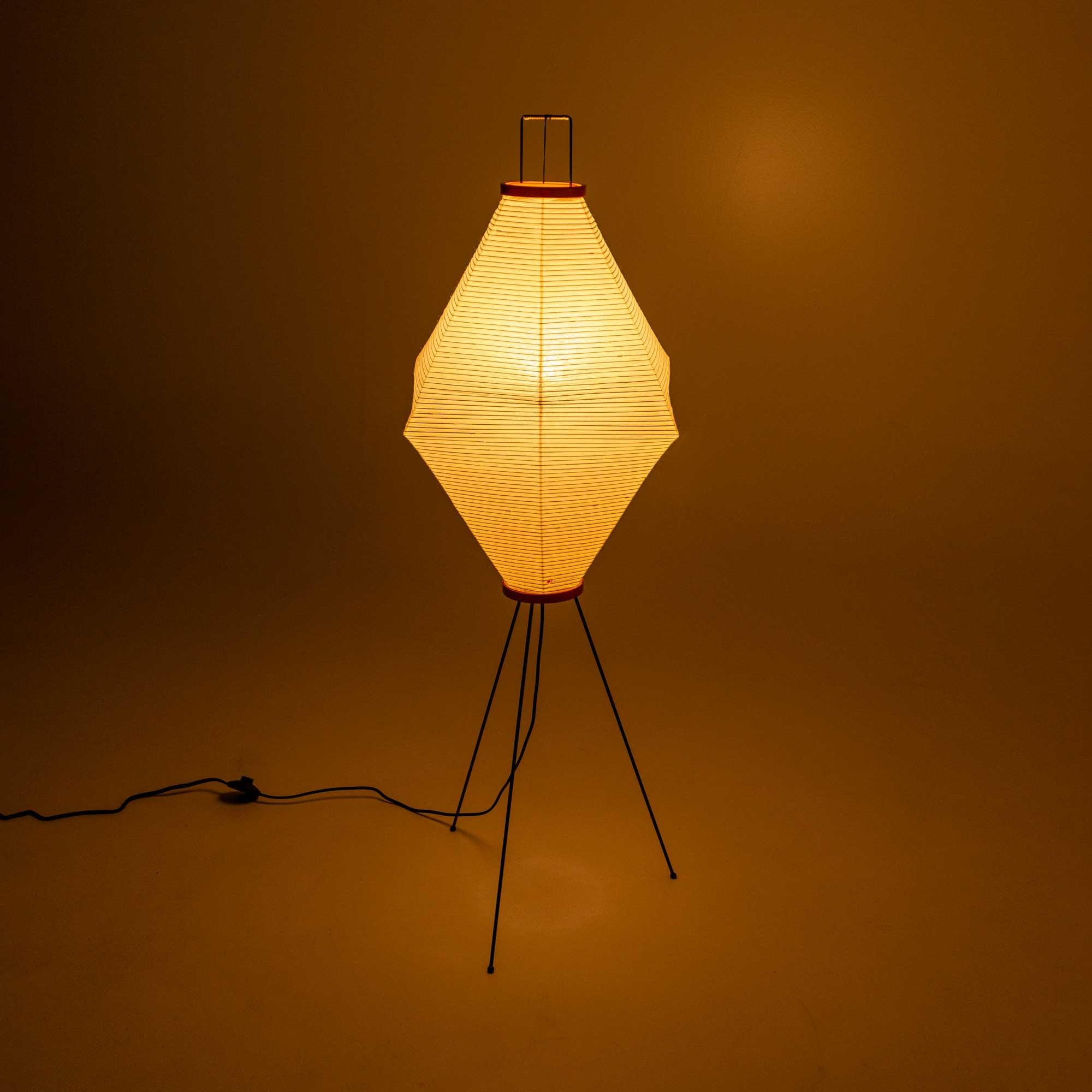 Mid-Century Modern Lampadaire Isamu Noguchi Akari, Modèle 13A