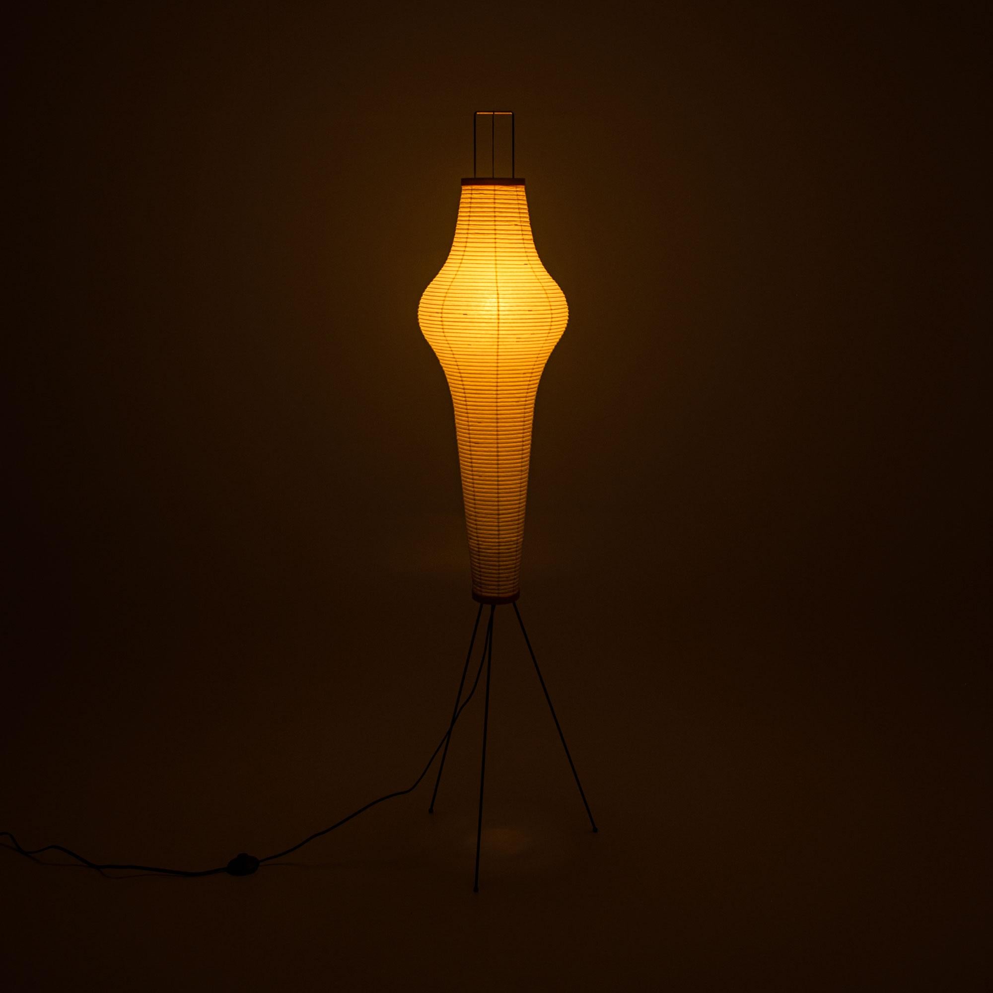 Isamu Noguchi Akari Floor Lamp, Model 14A In Excellent Condition In Seattle, WA