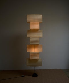 Isamu Noguchi Akari Stehleuchte ST2-35N