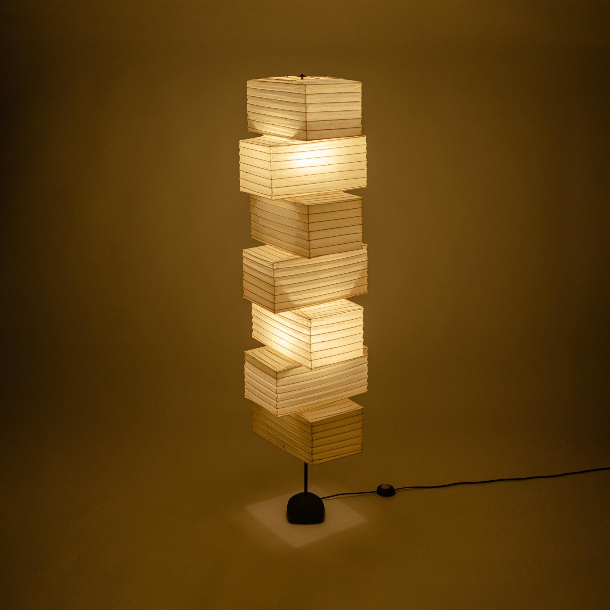 Mid-Century Modern Isamu Noguchi Akari Floor Lamp ST2-36N