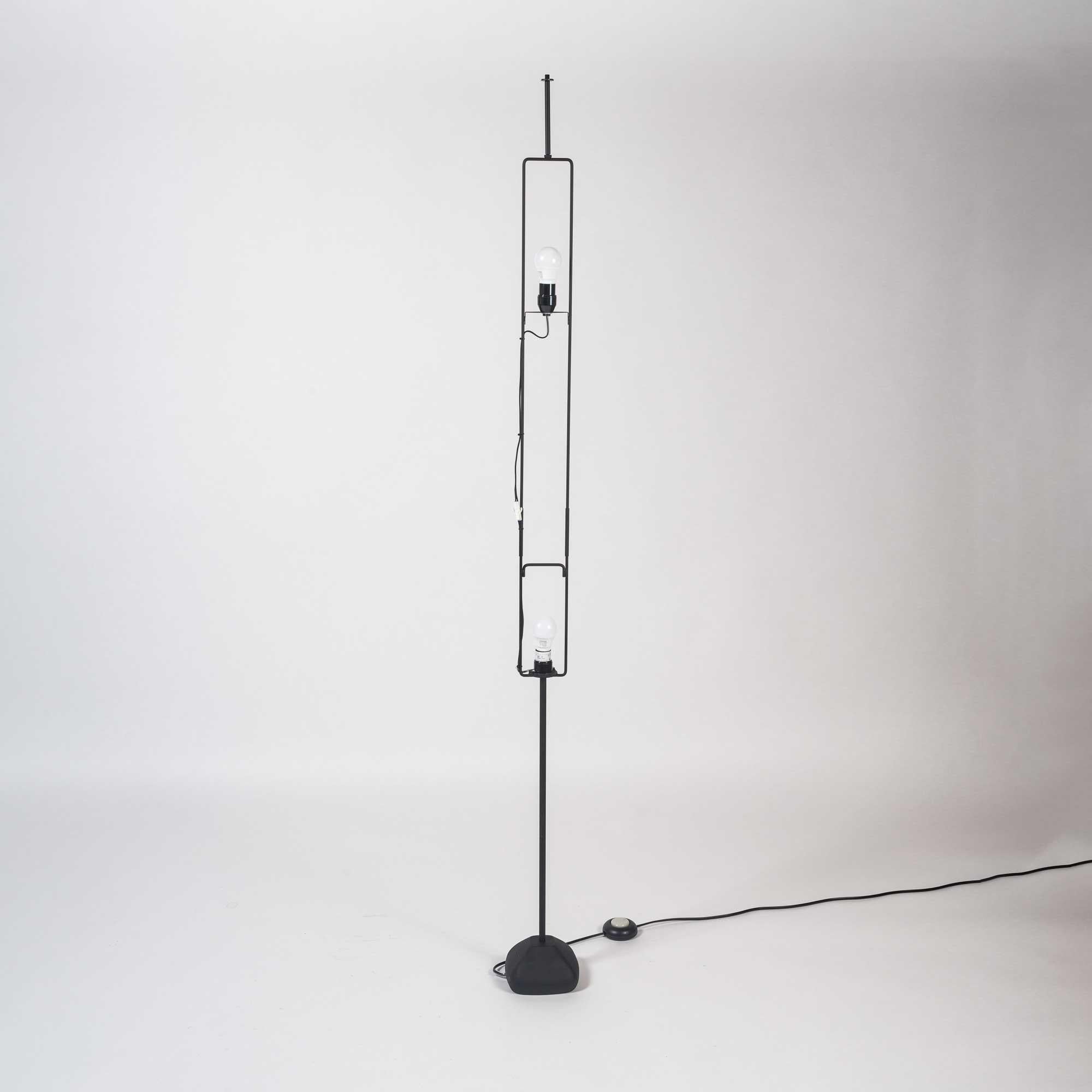 Isamu Noguchi Akari Floor Lamp ST2-36N For Sale 1