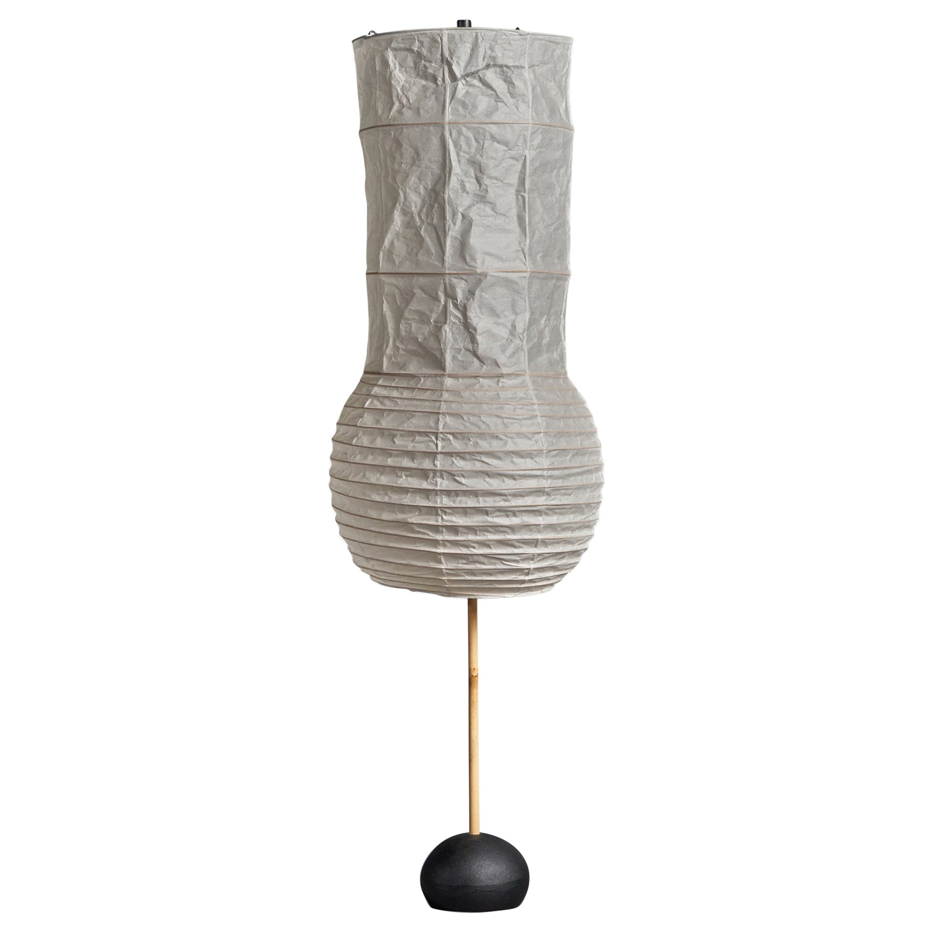 Isamu Noguchi, Escultura Akari Light, Bambú, Papel, Hierro, Japón, años 70 en venta