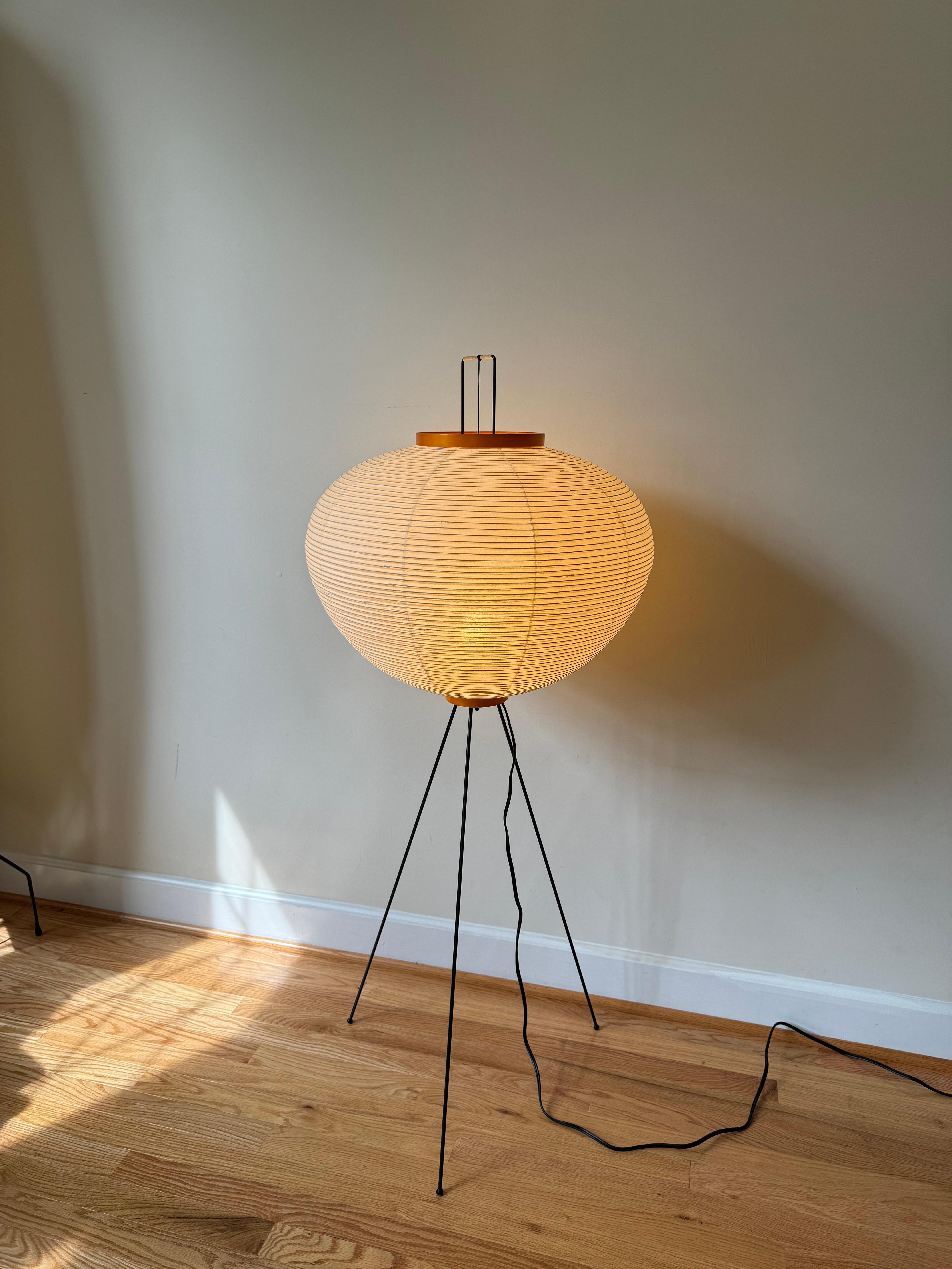 Isamu Noguchi Akari Light Sculpture, Model 10A Floor Lamp For Sale 6