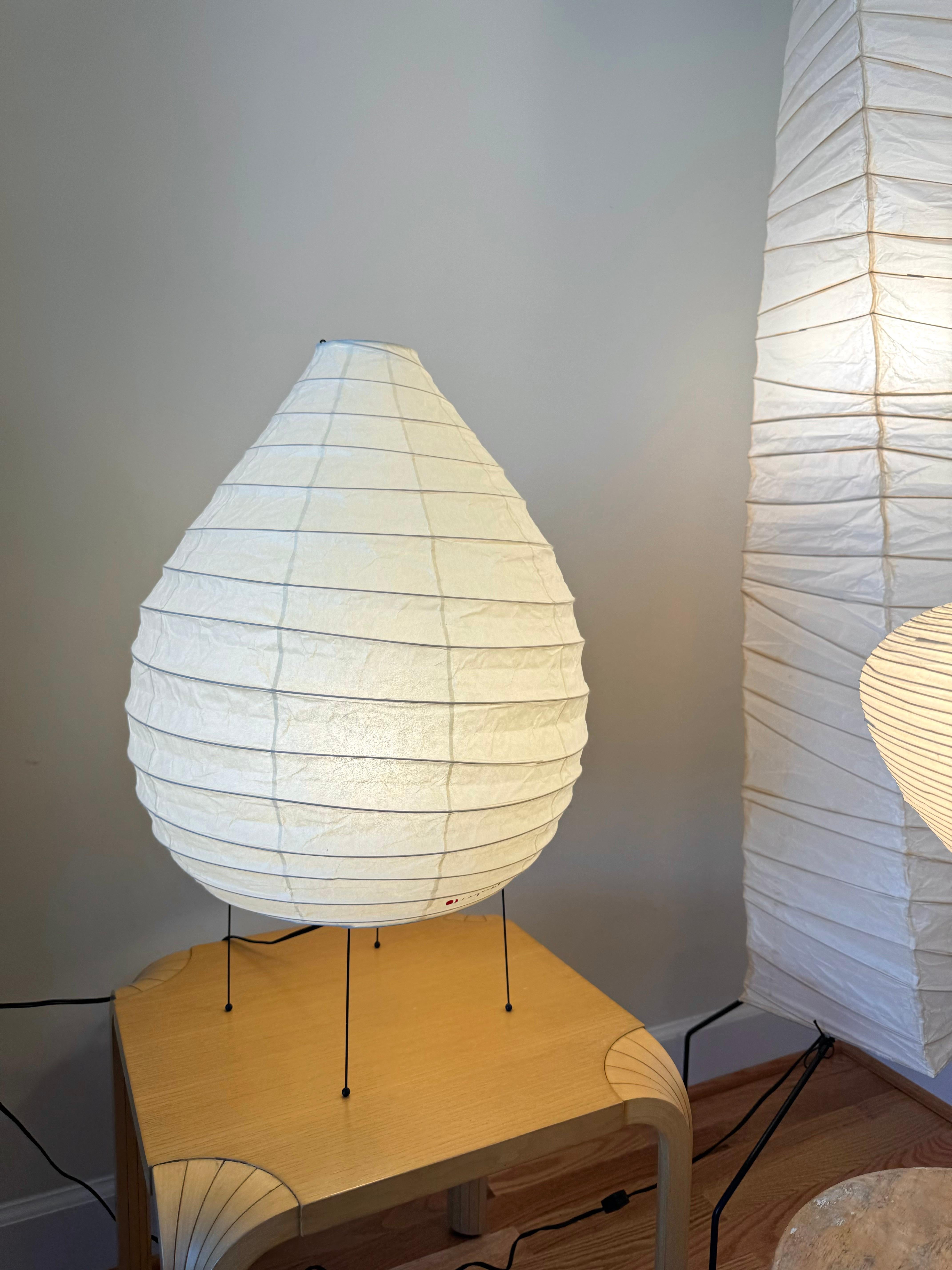Isamu Noguchi Akari Light Sculpture, Model 22N Table Lamp For Sale 9