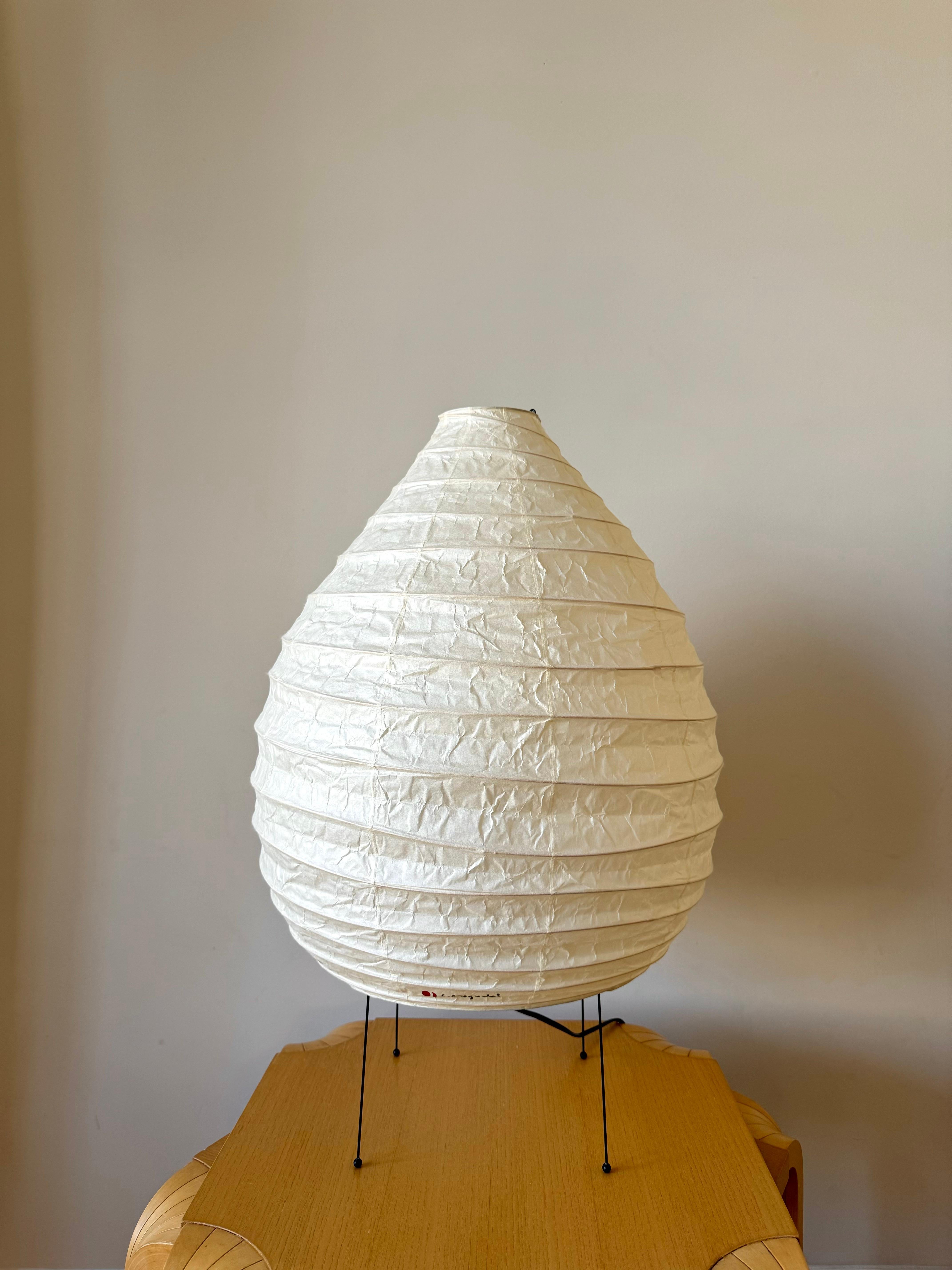 Mid-Century Modern Sculpture lumineuse Isamu Noguchi Akari, Modèle 22N en vente