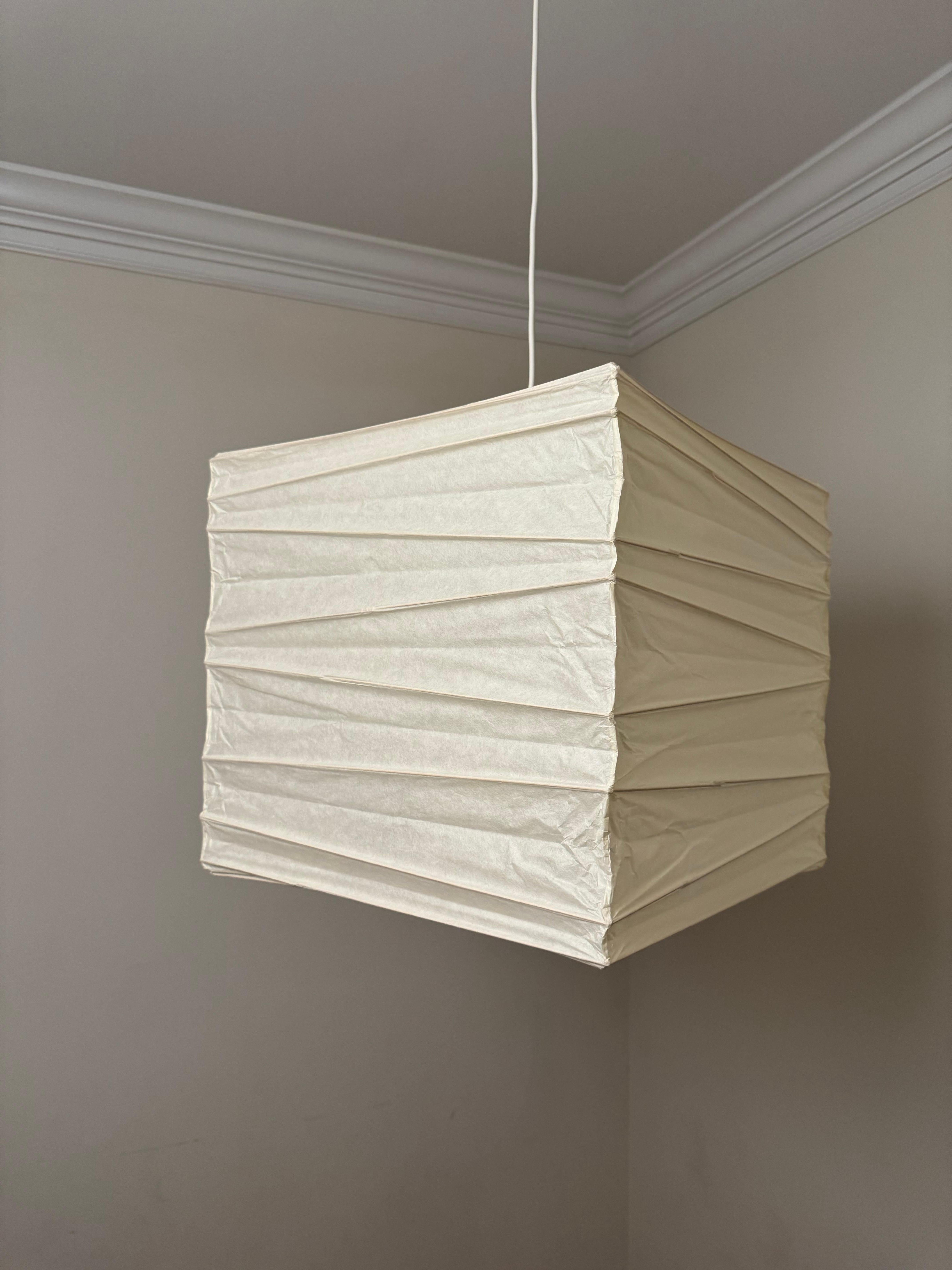 Isamu Noguchi Akari Light Sculpture, Model 45X Ceiling Lamp in vendita 5