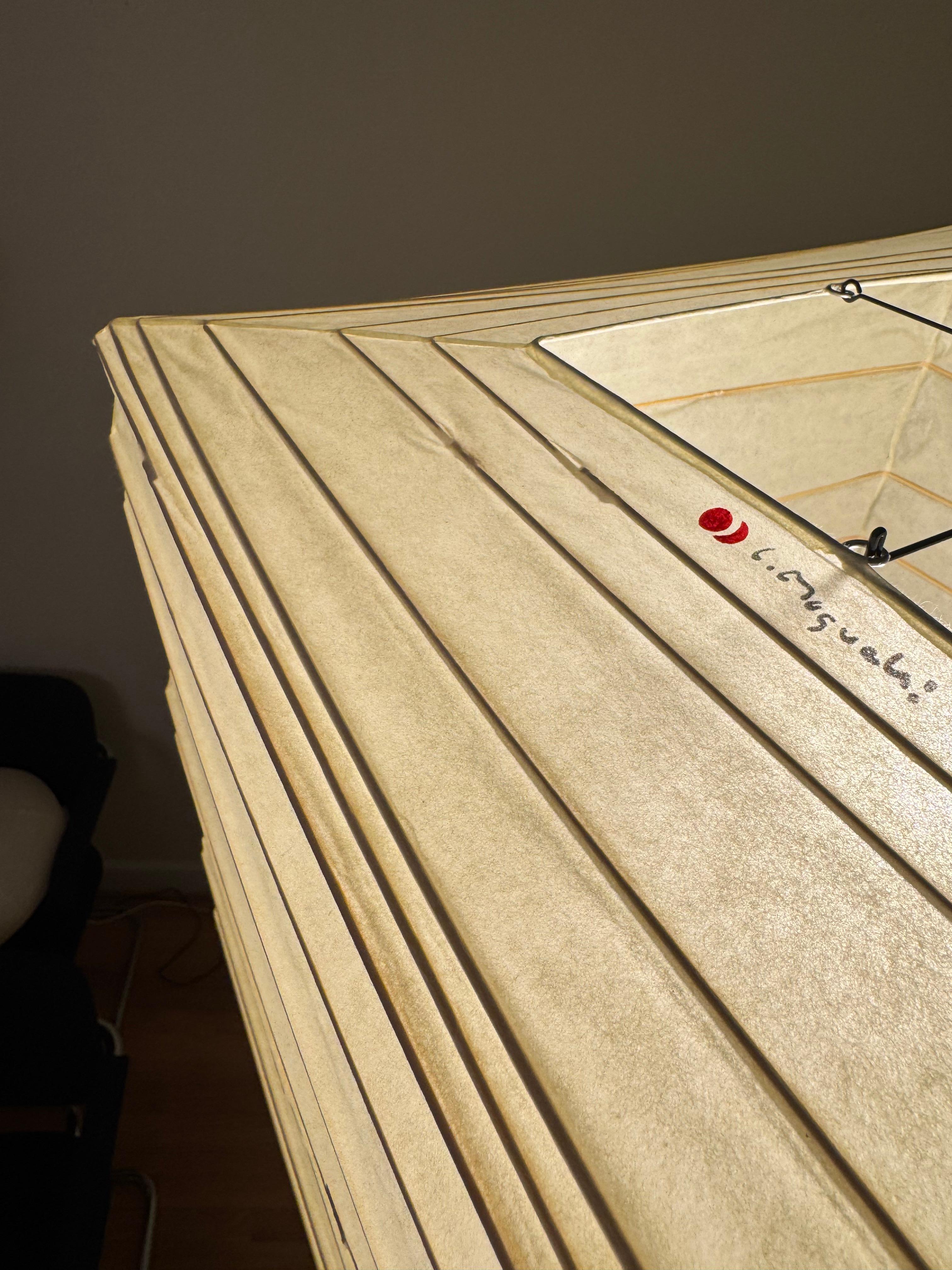 Metà XX secolo Isamu Noguchi Akari Light Sculpture, Model 45X Ceiling Lamp in vendita