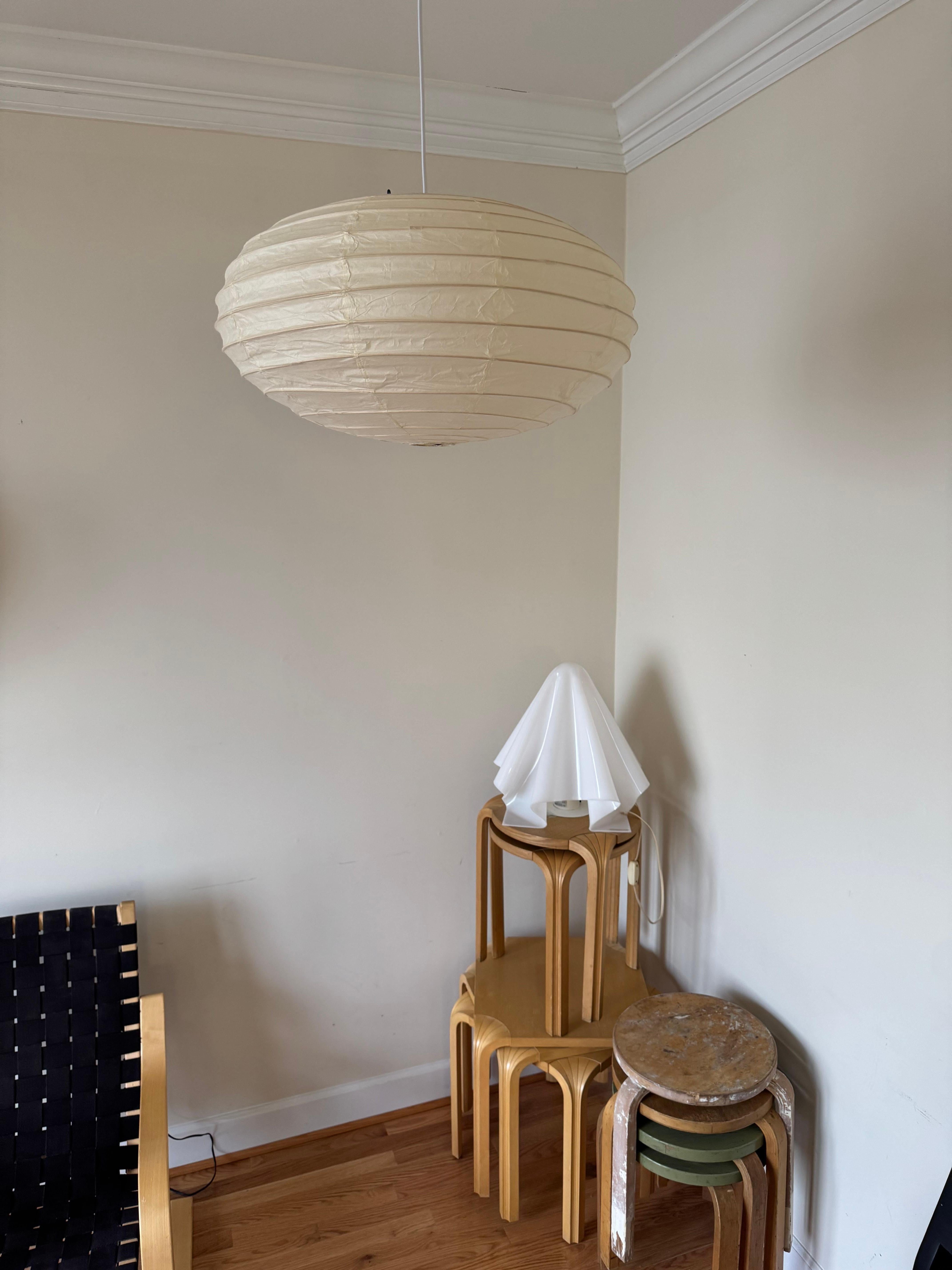 Isamu Noguchi Akari Light Sculpture, Model 50EN Ceiling Lamp For Sale 6