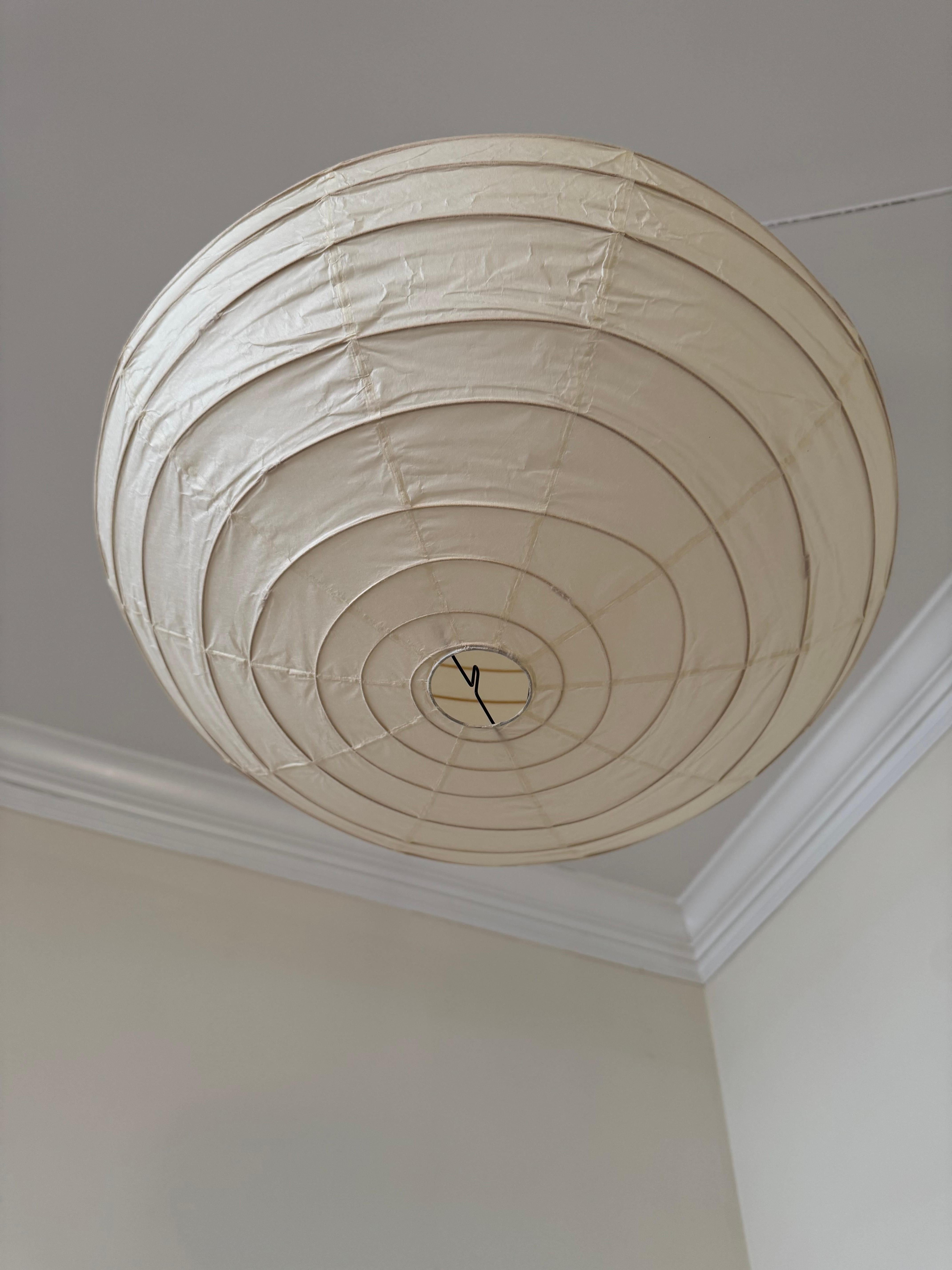 Isamu Noguchi Akari Light Sculpture, Lampada da soffitto modello 50EN 8
